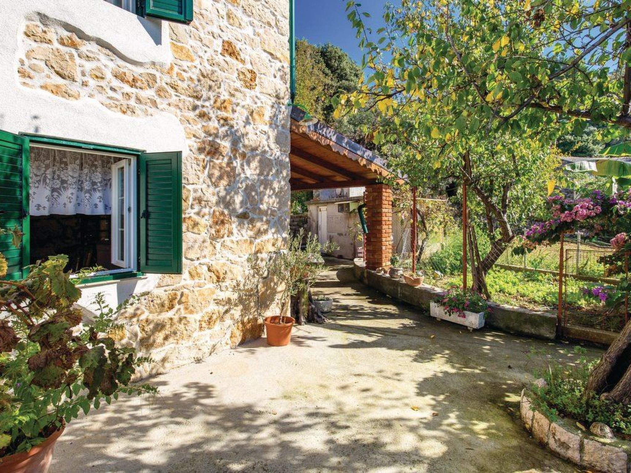 Photo of für 6 Personen in Supetarska Draga