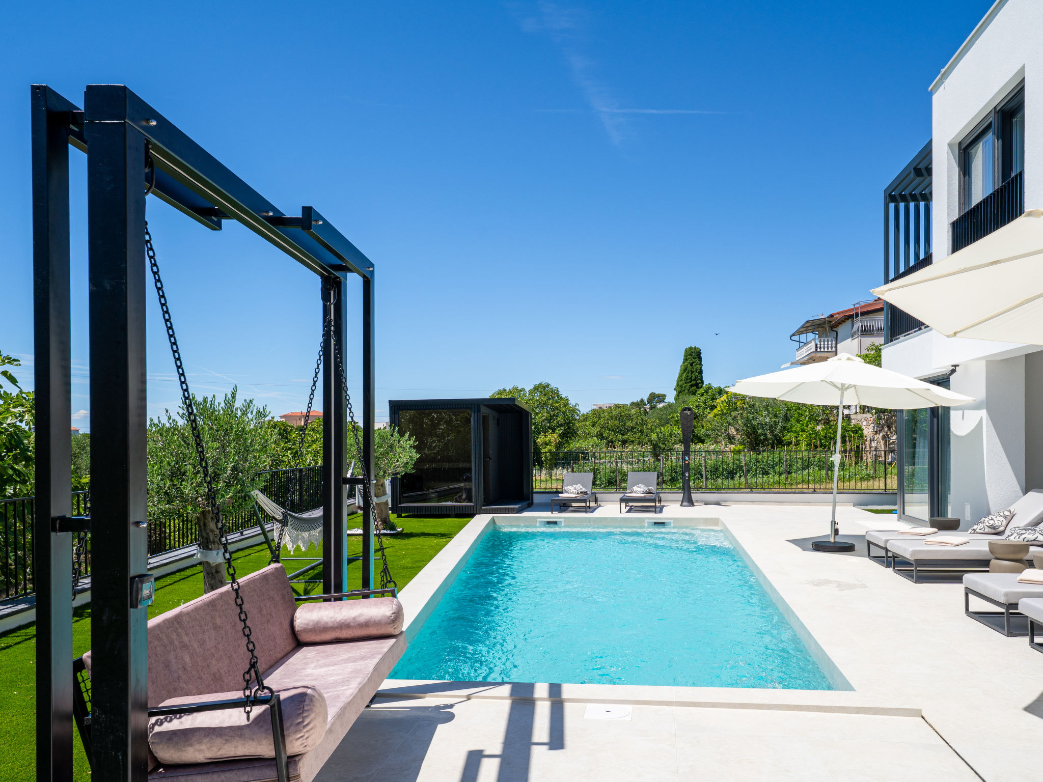 Villa Loparia – Piscine extérieure, photo 97 sur 102
