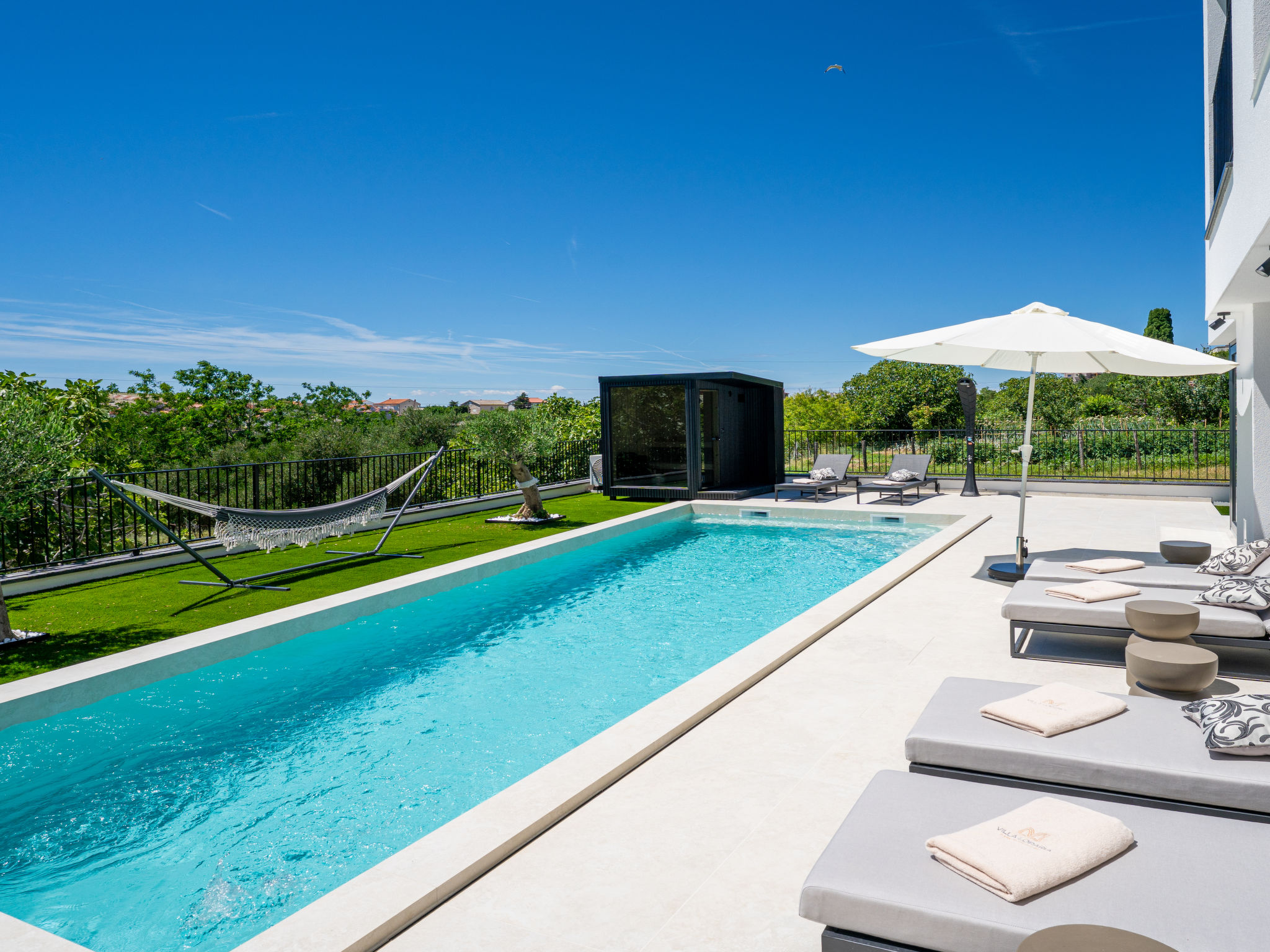 Villa Loparia – Piscine extérieure, photo 77 sur 102