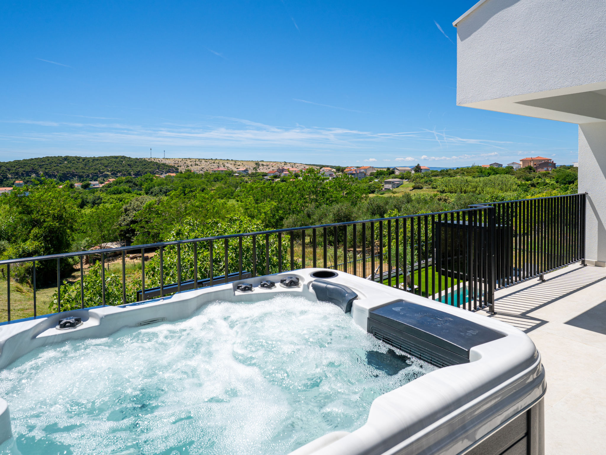 Villa Loparia – Piscine extérieure, photo 67 sur 102