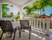Op 700 m van zee: Rustgevend appartement Zora in Lopar, Rab - thumbnail 2