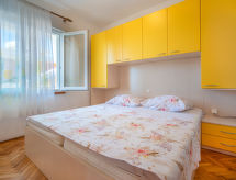 Zora: Sfeervol appartement voor 7 bij het strand van Lopar, Rab - thumbnail 6