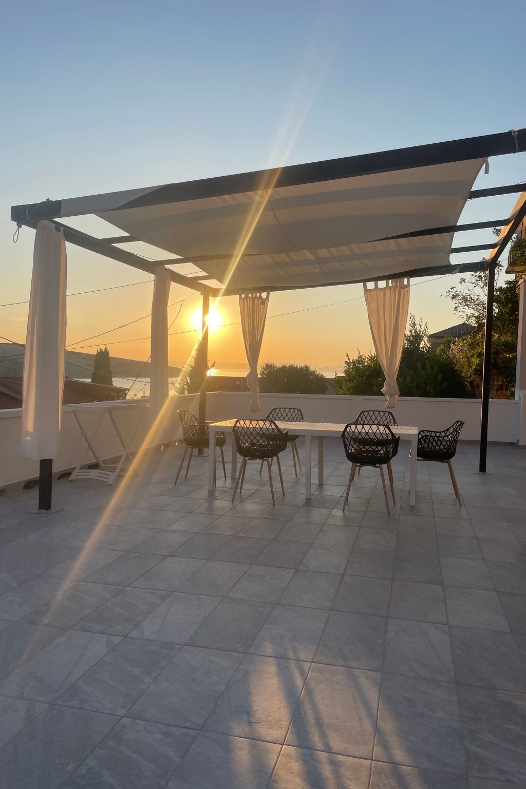 Mit Blick auf das Wasser-Binnen