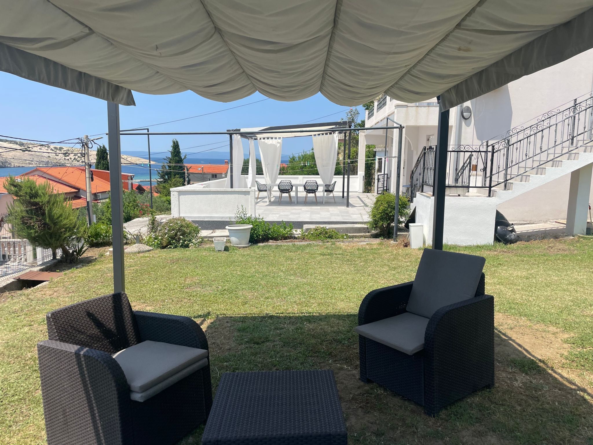 Mit Blick auf das Wasser-Binnen