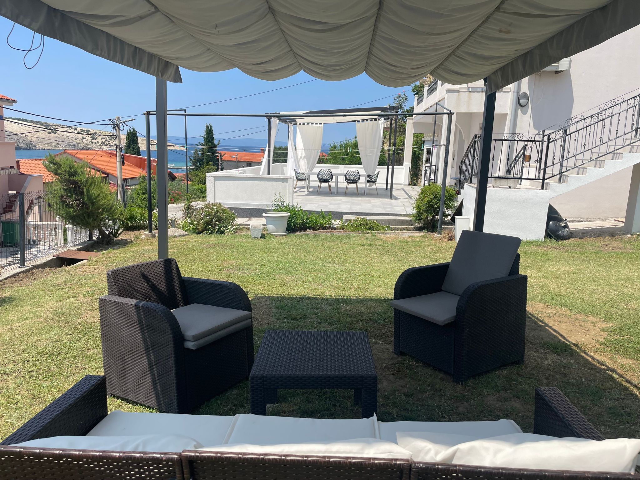 Mit Blick auf das Wasser-Binnen