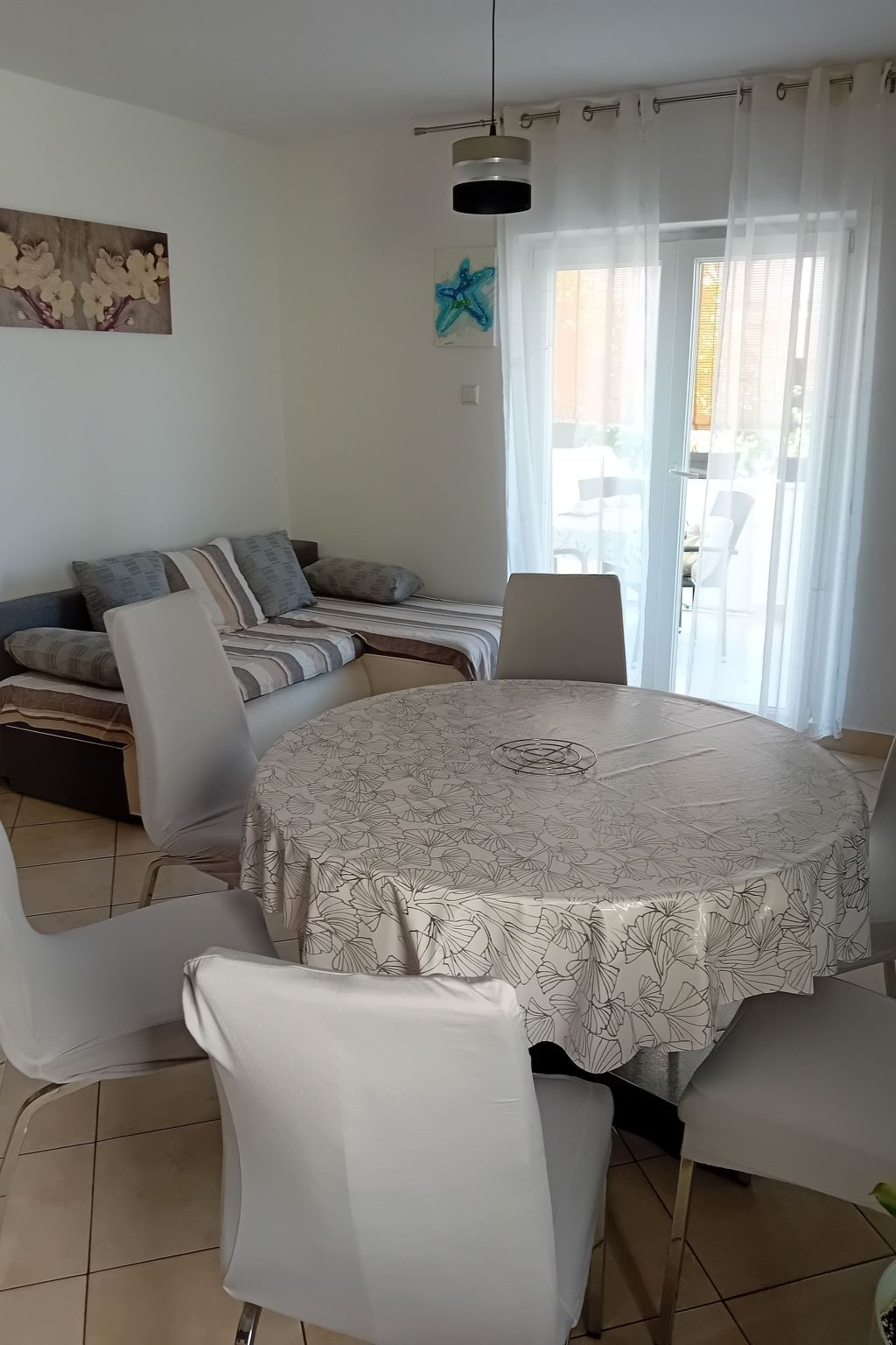 Delfa Pećarina-Inside