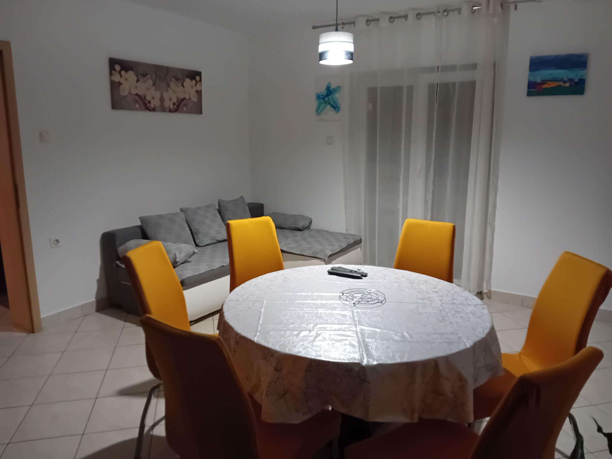 Delfa Pećarina-Inside