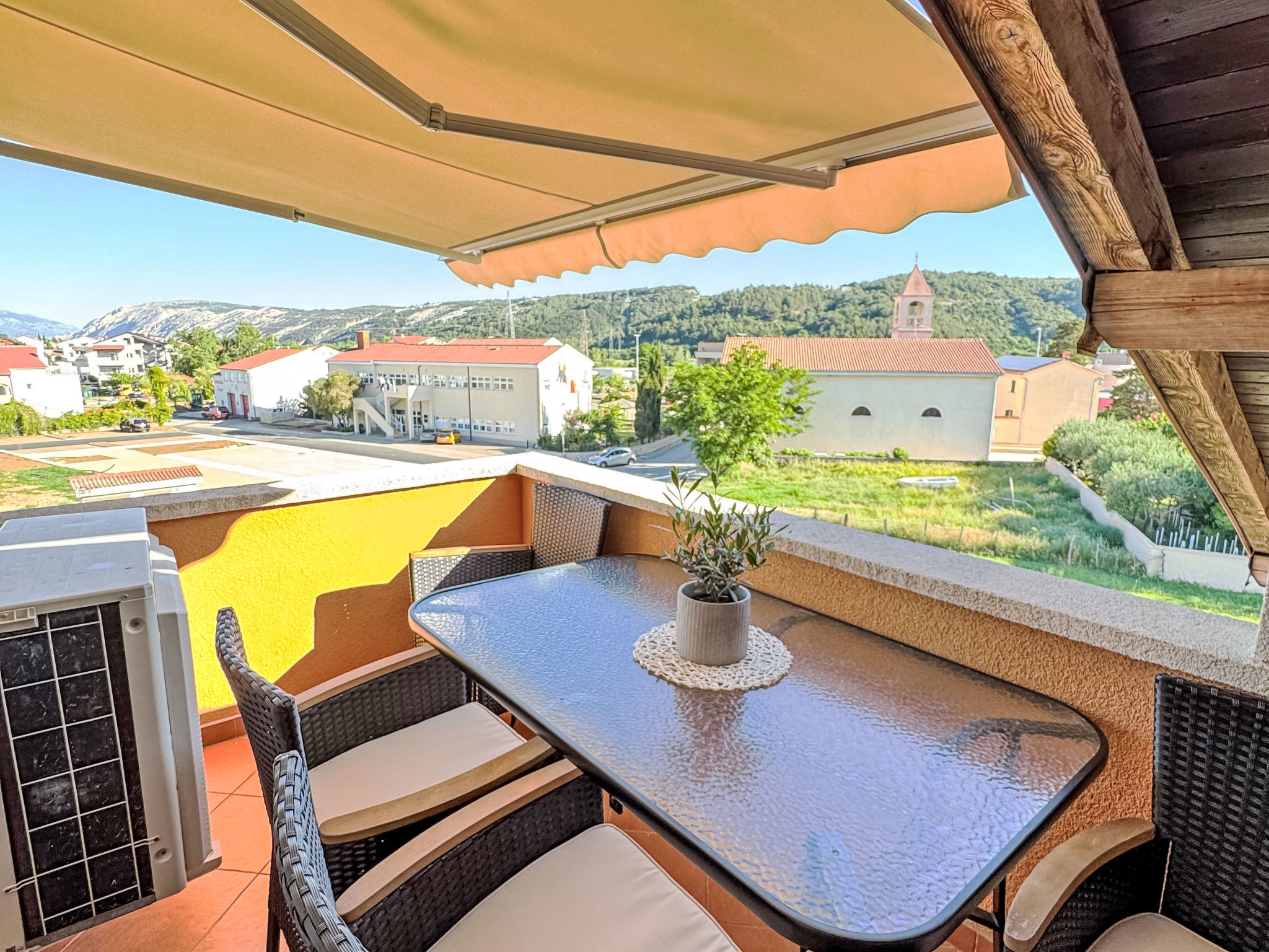 Zentrale Ferienwohnung mit Balkon