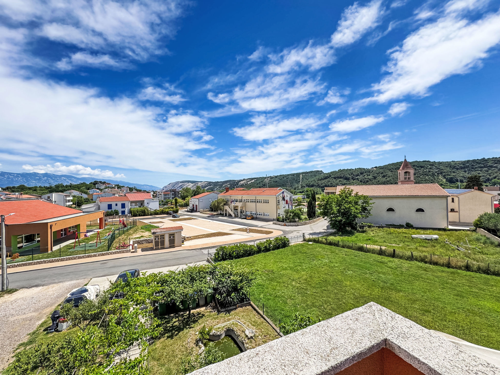 Zentrale Ferienwohnung mit Balkon