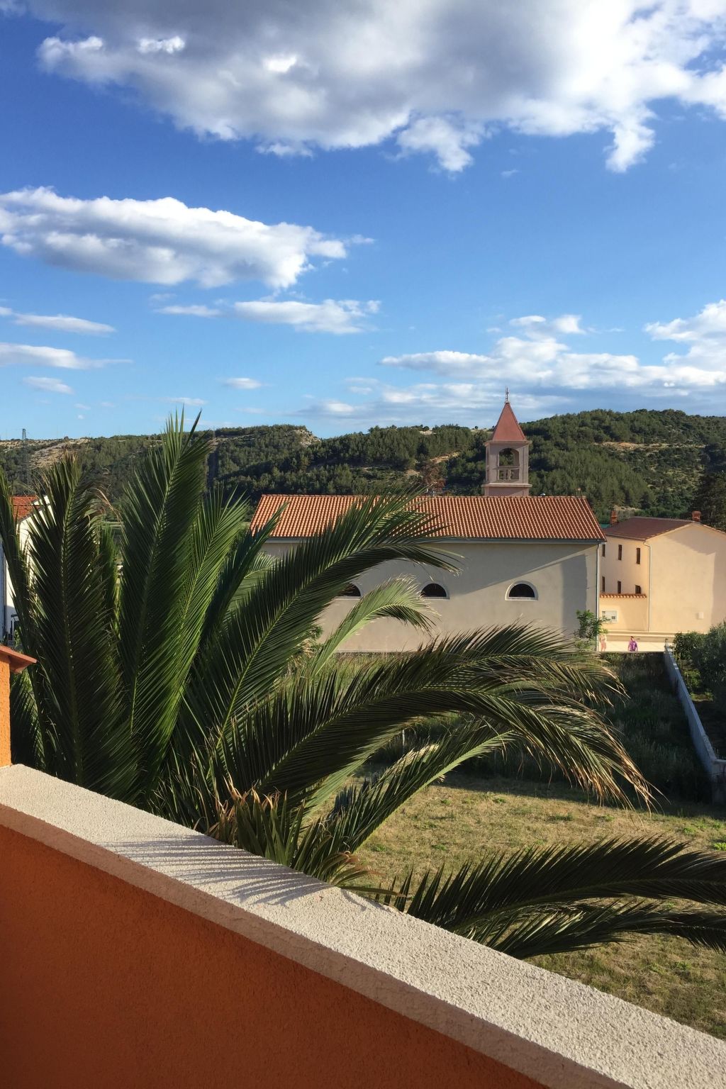 Zentrale Ferienwohnung mit Balkon-Outside