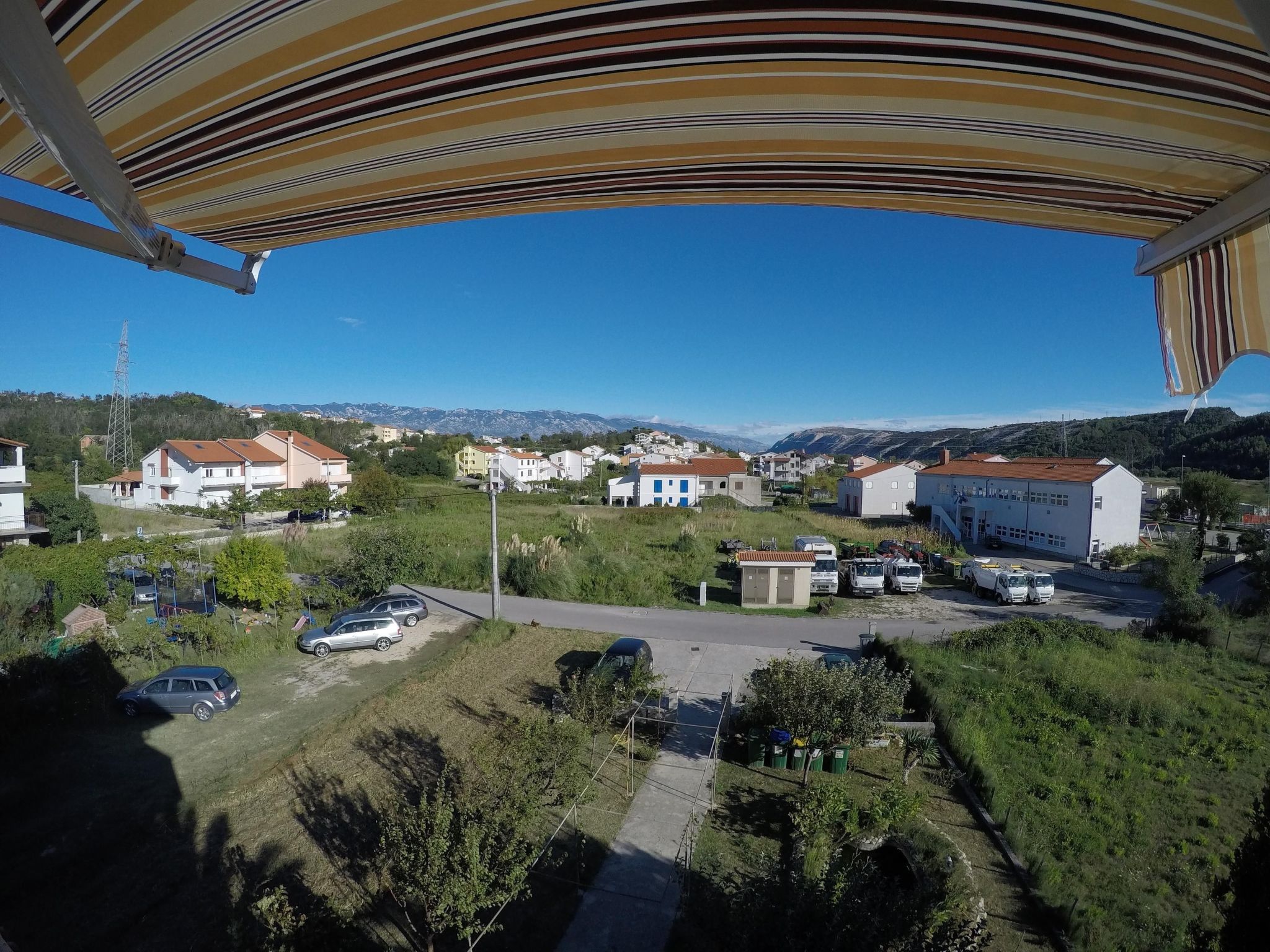 Zentrale Ferienwohnung mit Balkon-Outside