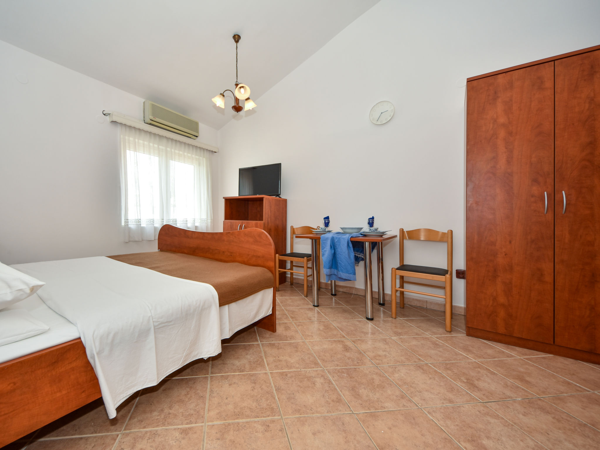 Appartement Delfin ***, Karlobag