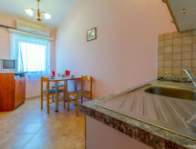 Knus appartement voor 2 aan de Kvarner Baai in Karlobag - thumbnail 6