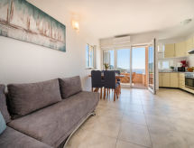 Zonnig appartement Golub vlakbij zee en strand in Karlobag - thumbnail 6