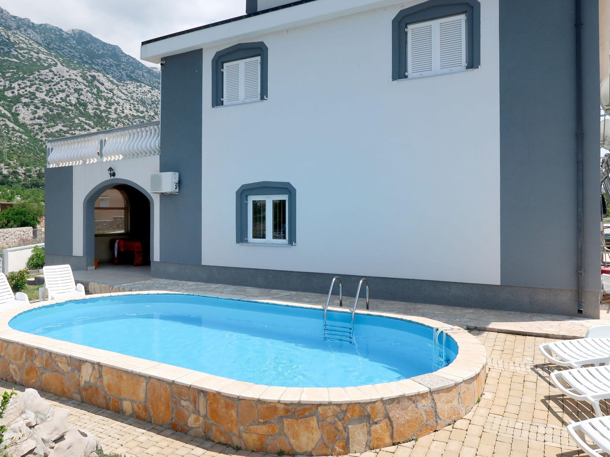 Golic — Pool Outdoor (2 of 24)