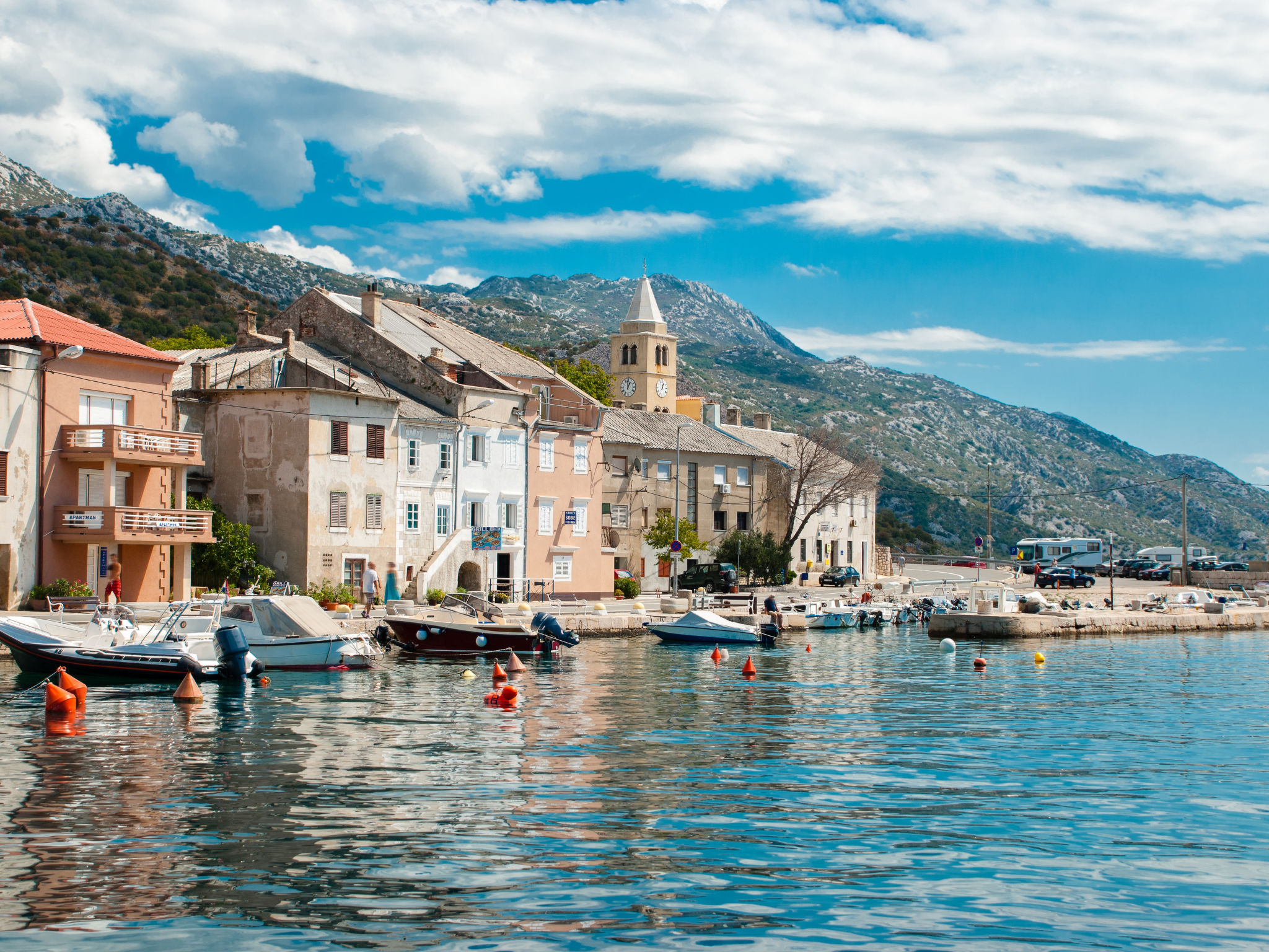 Wohnung in Cesarica mit Privater Terrasse-Umgebung