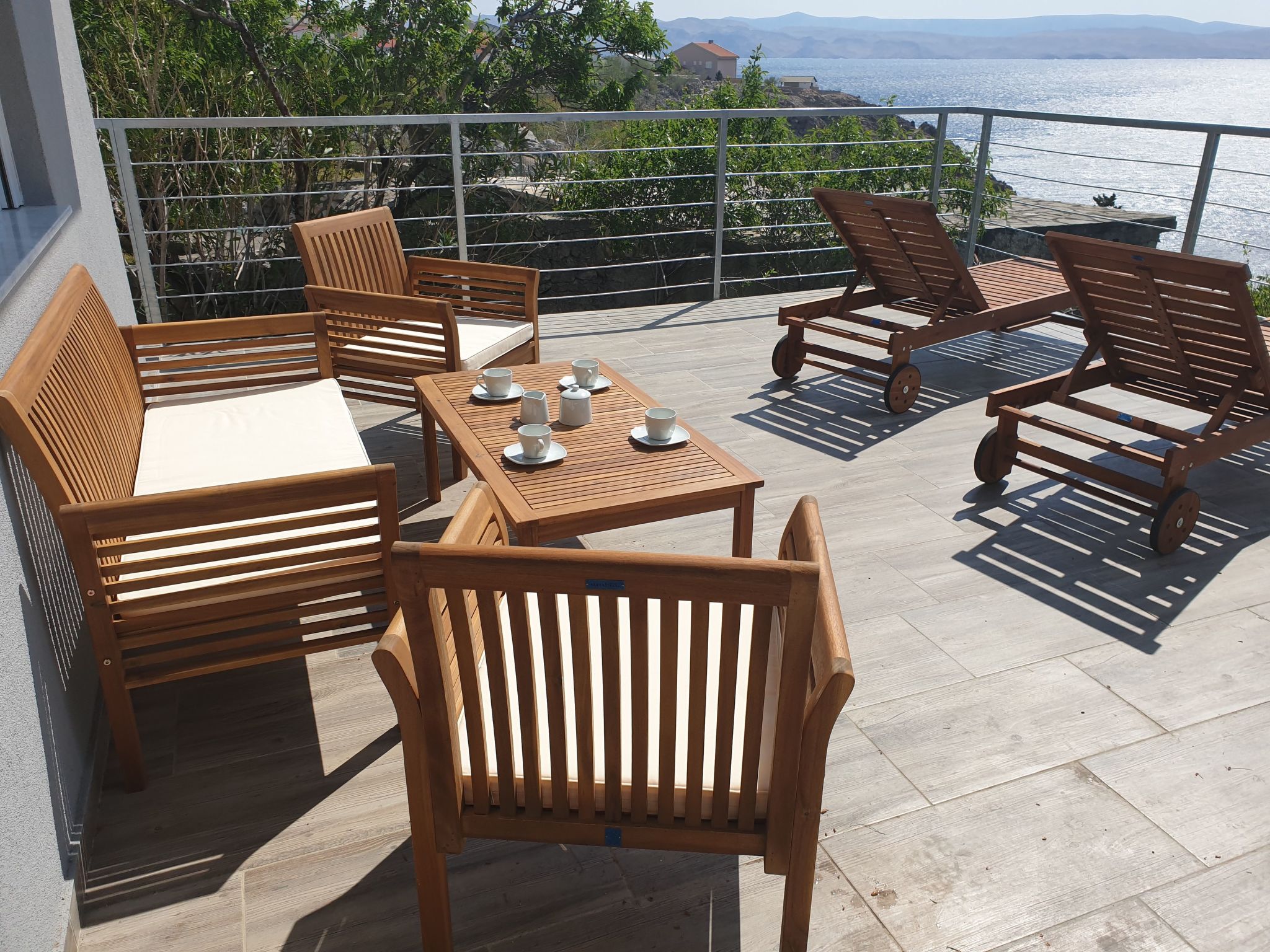 Wohnung in Cesarica mit Privater Terrasse