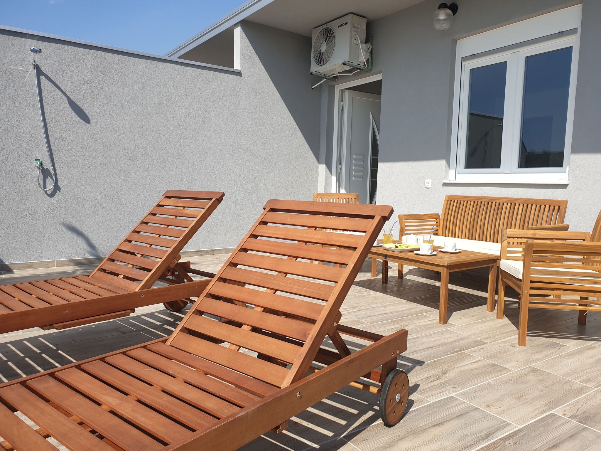 Wohnung in Cesarica mit Privater Terrasse-Draußen