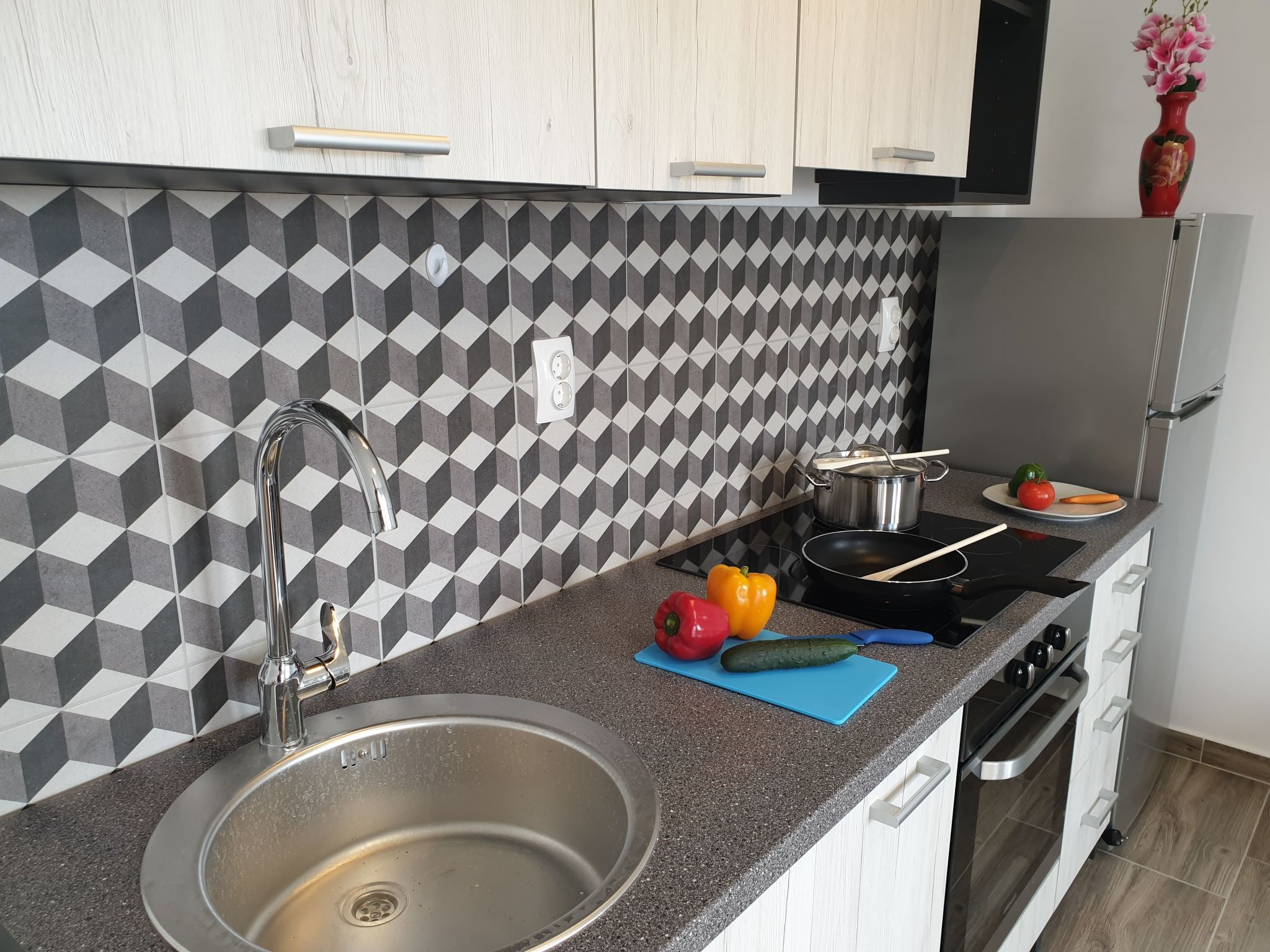 Wohnung in Cesarica mit Privater Terrasse-Drinnen