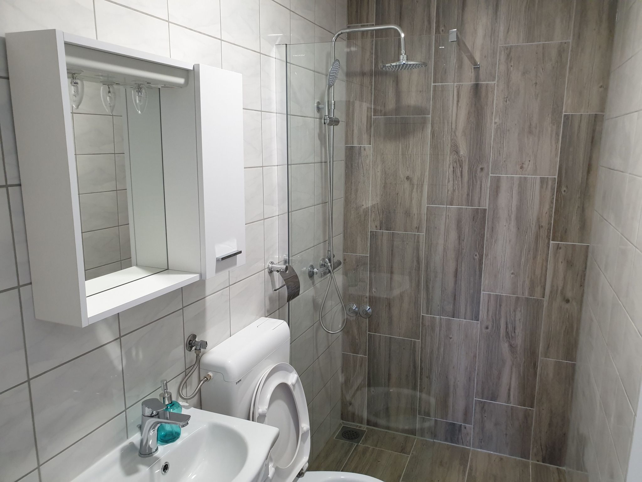 Wohnung in Cesarica mit Privater Terrasse-Drinnen