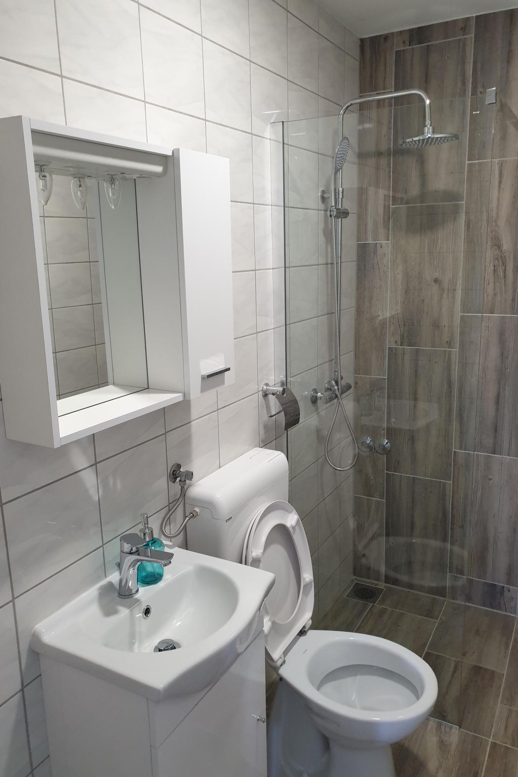 Wohnung in Cesarica mit Privater Terrasse-Drinnen