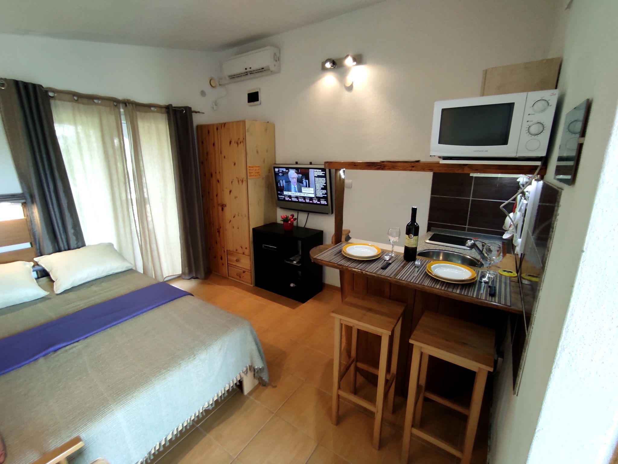 Studio für zwei Personen mit Balkon-Drinnen