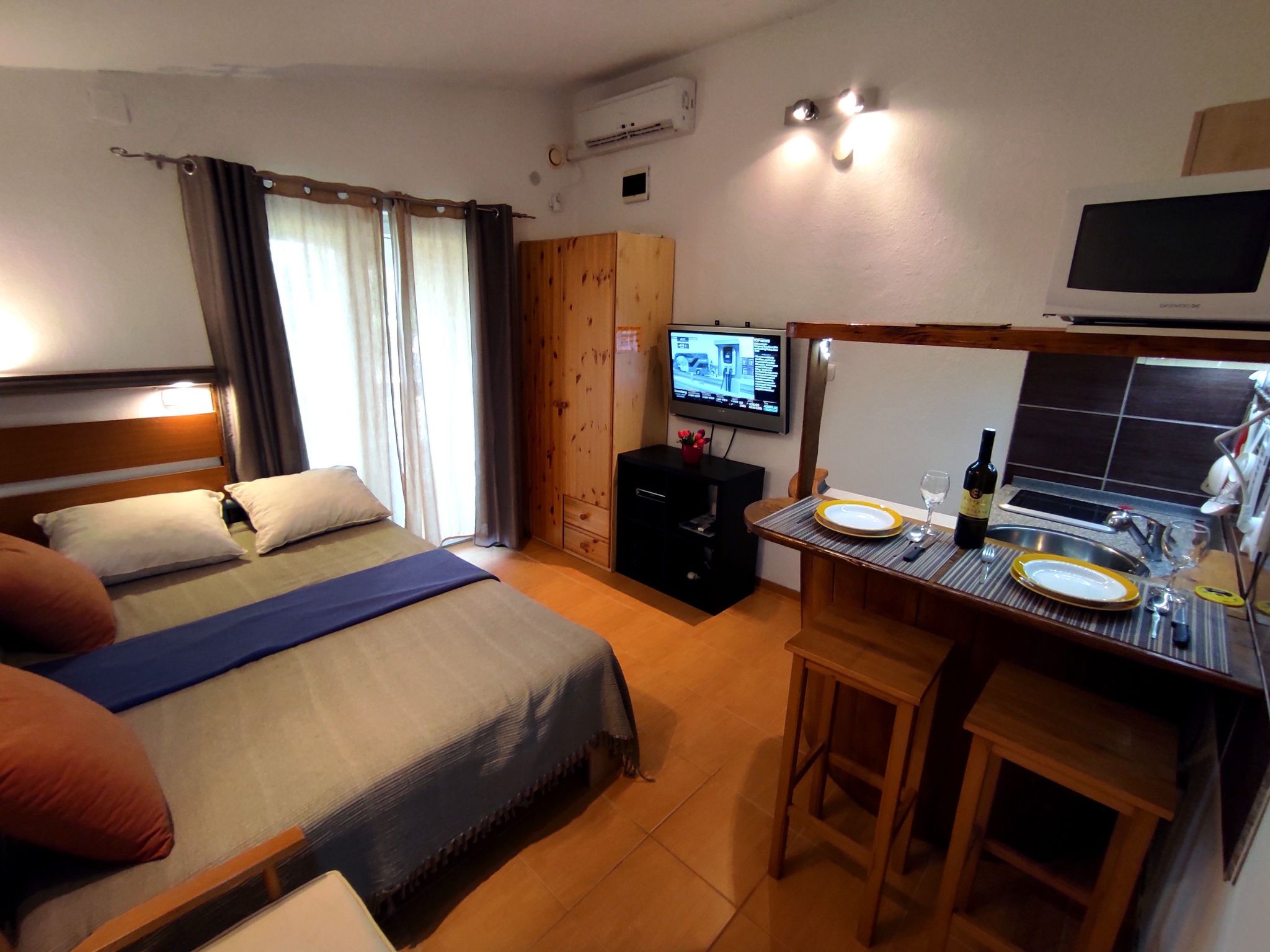 Studio für zwei Personen mit Balkon-Drinnen