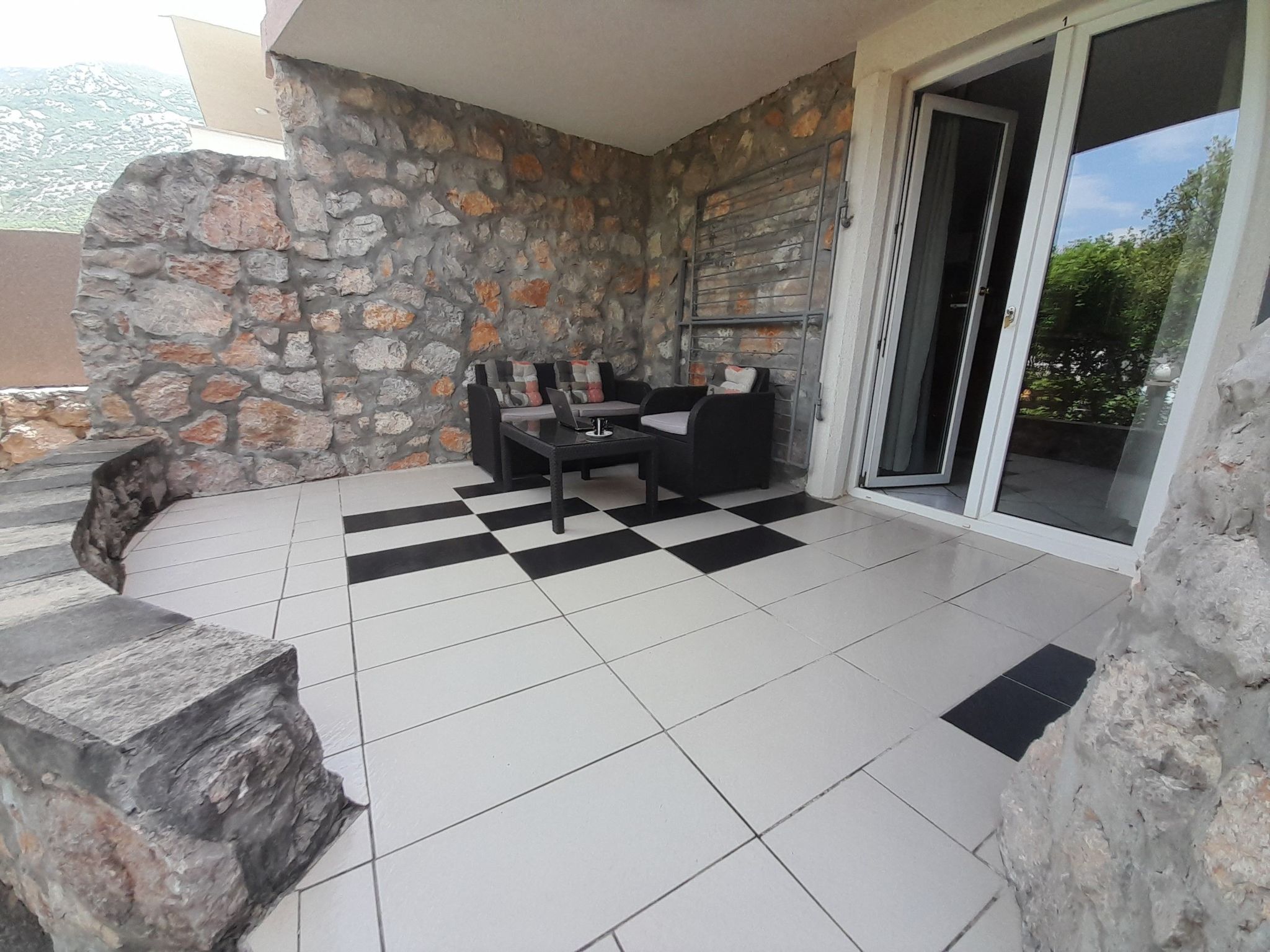 Studio mit Terrasse für zwei Personen-Drinnen