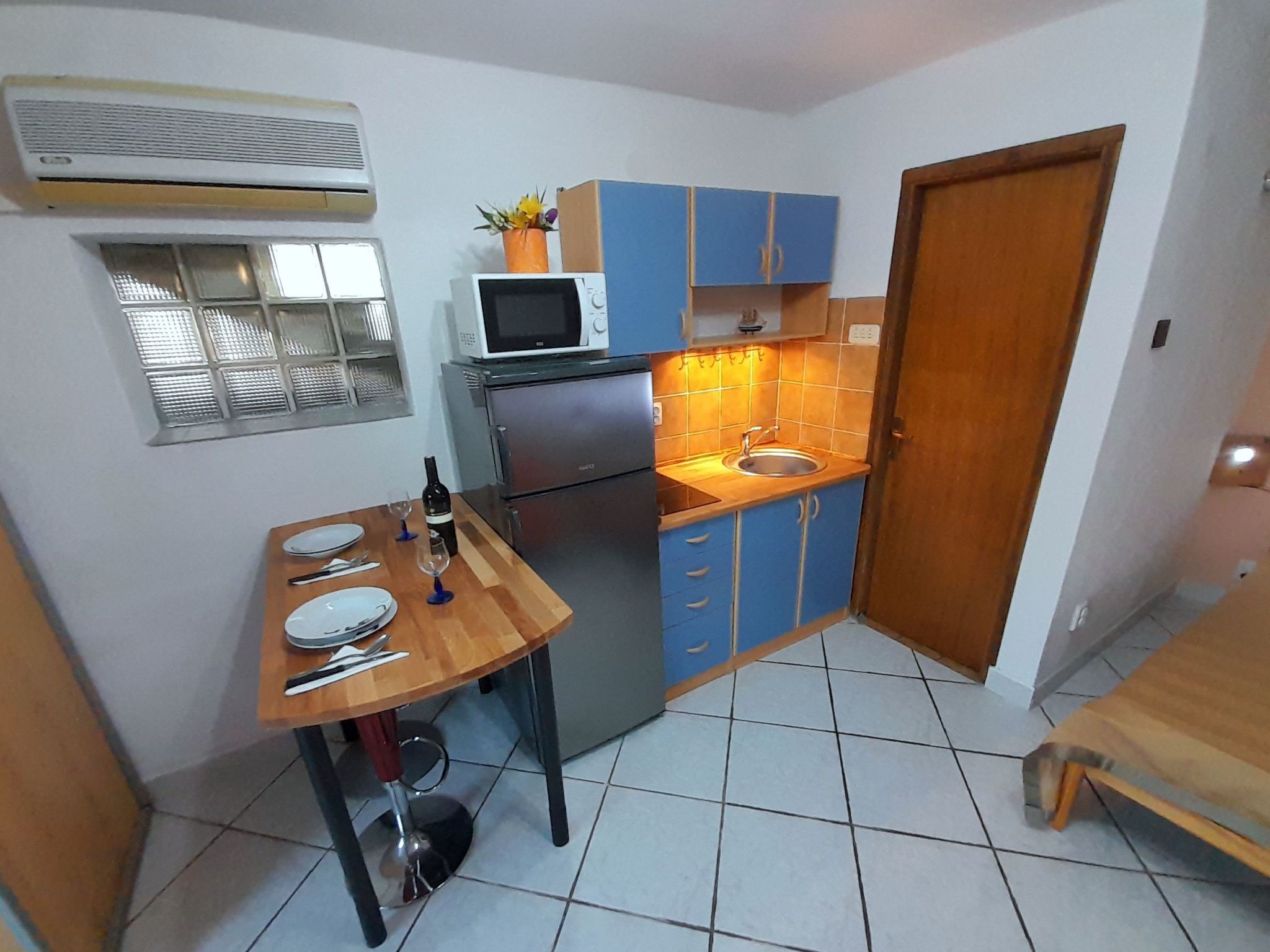 Studio mit Terrasse für zwei Personen-Drinnen