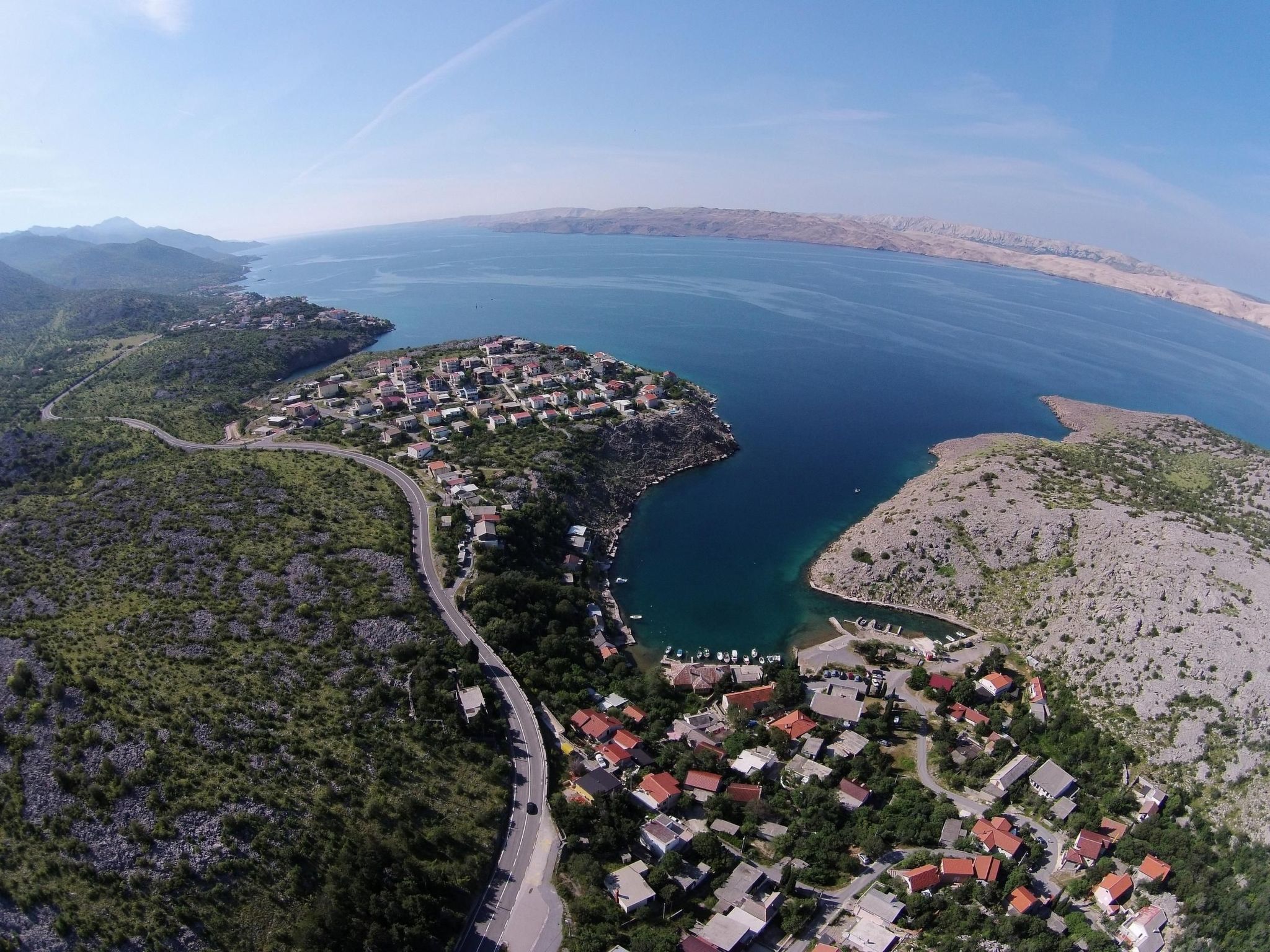 Mit zwei Terrassen für sechs Personen-Dehors