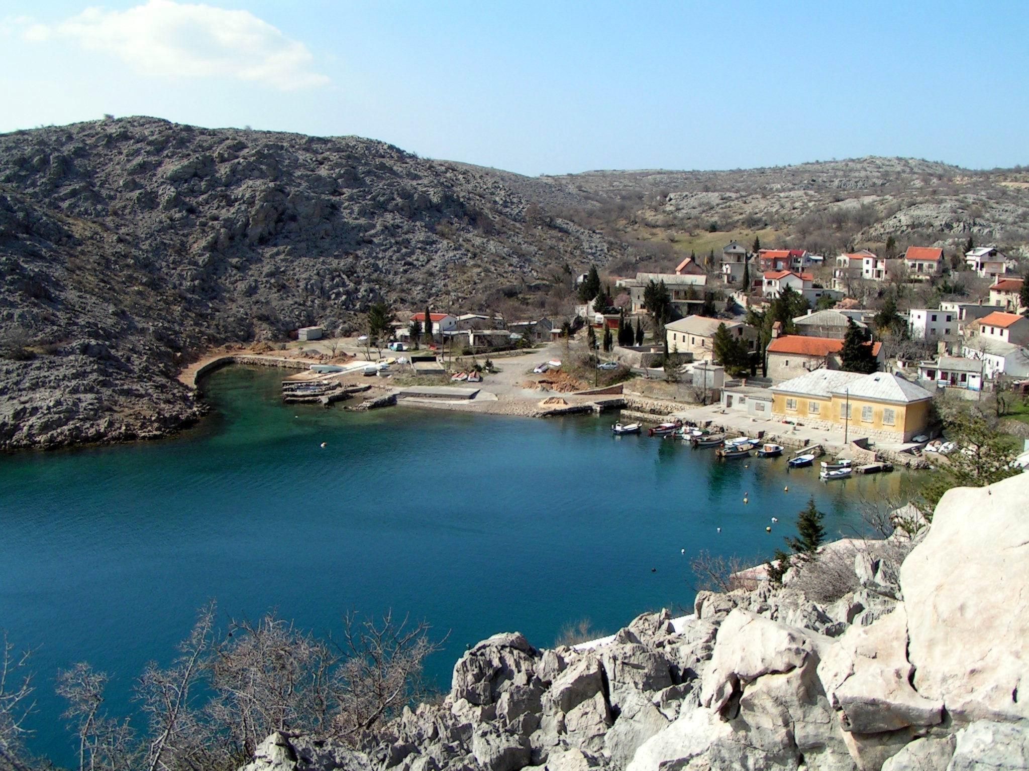 Mit zwei Terrassen für sechs Personen-Image-tags.info