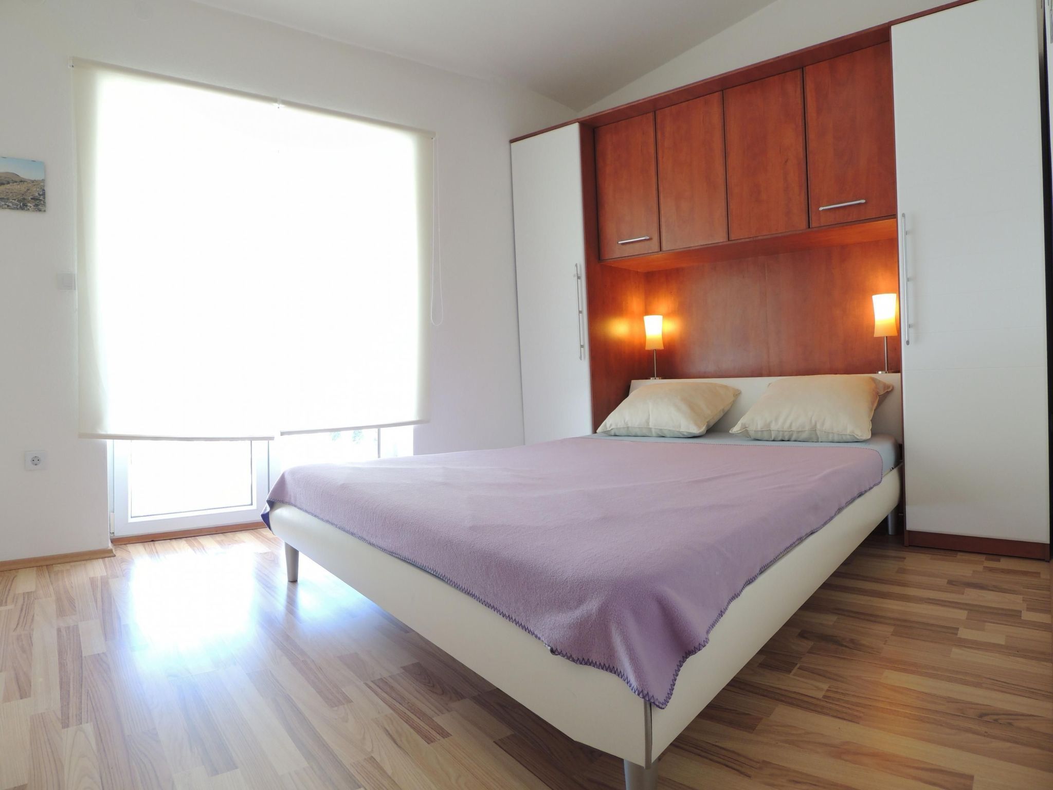 Mit zwei Terrassen für sechs Personen-Dedans