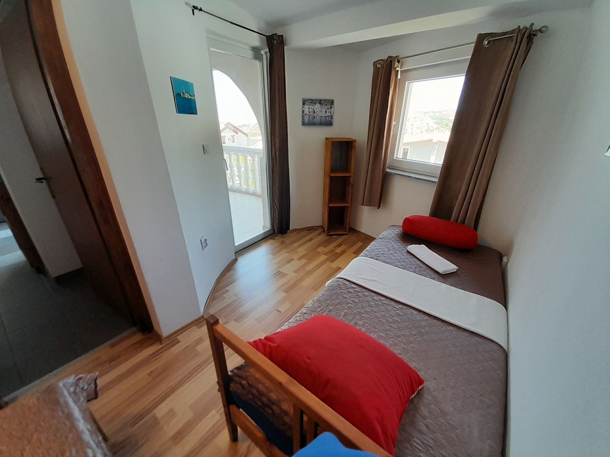 Mit zwei Terrassen für sechs Personen-Image-tags.info