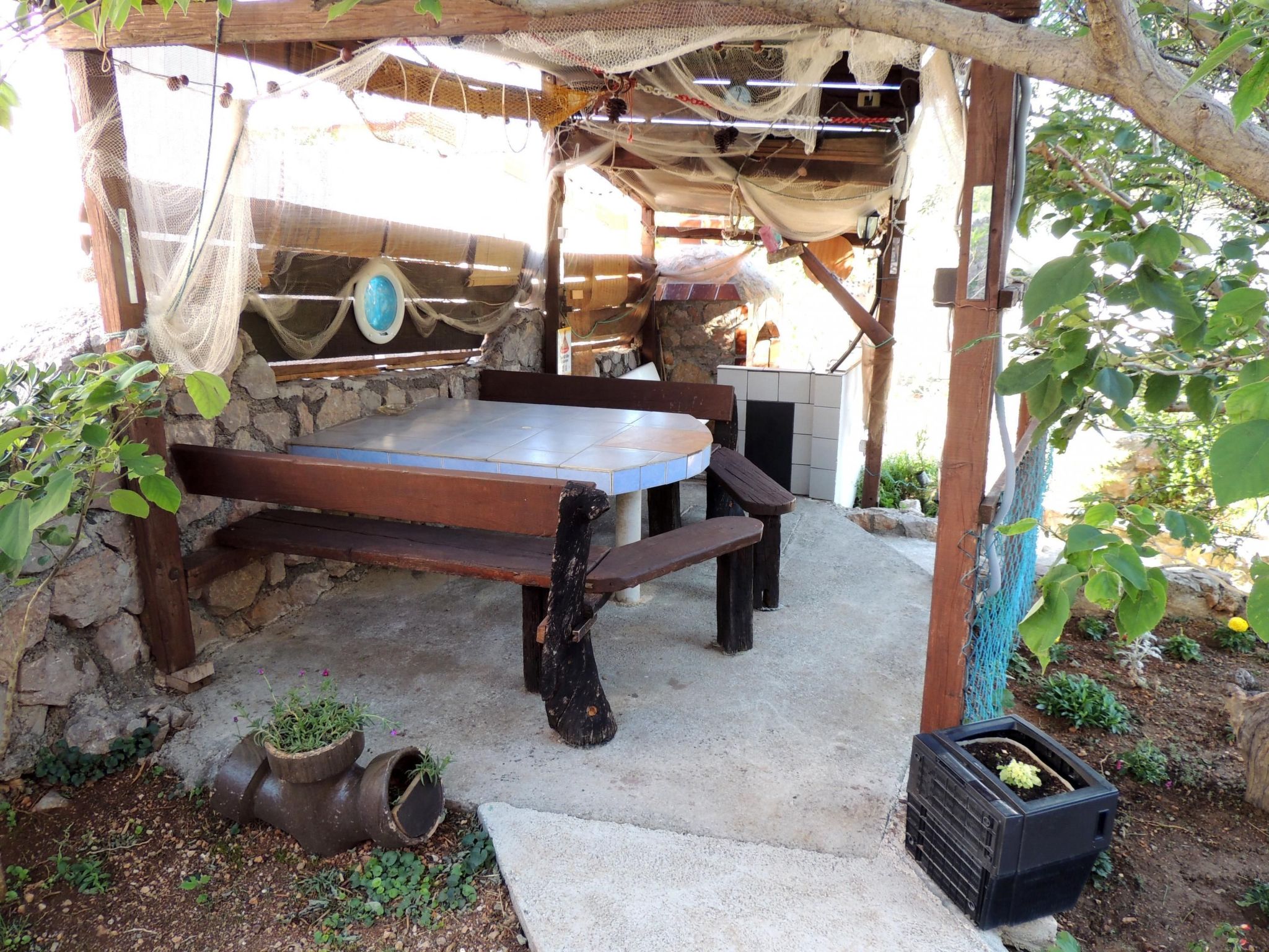 Mit zwei Terrassen für sechs Personen-Dehors