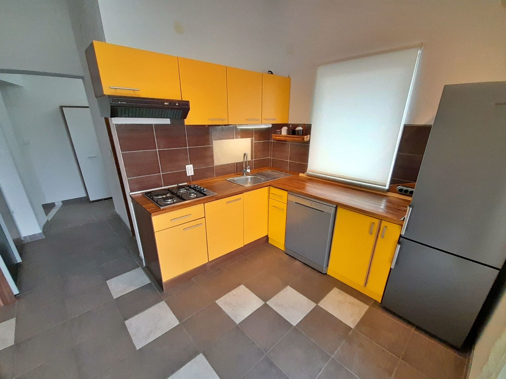 Mit zwei Terrassen für sechs Personen-Dedans