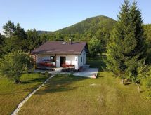 mit Garten, Grill und Terrasse