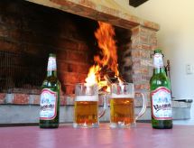 mit Garten, Grill und Terrasse