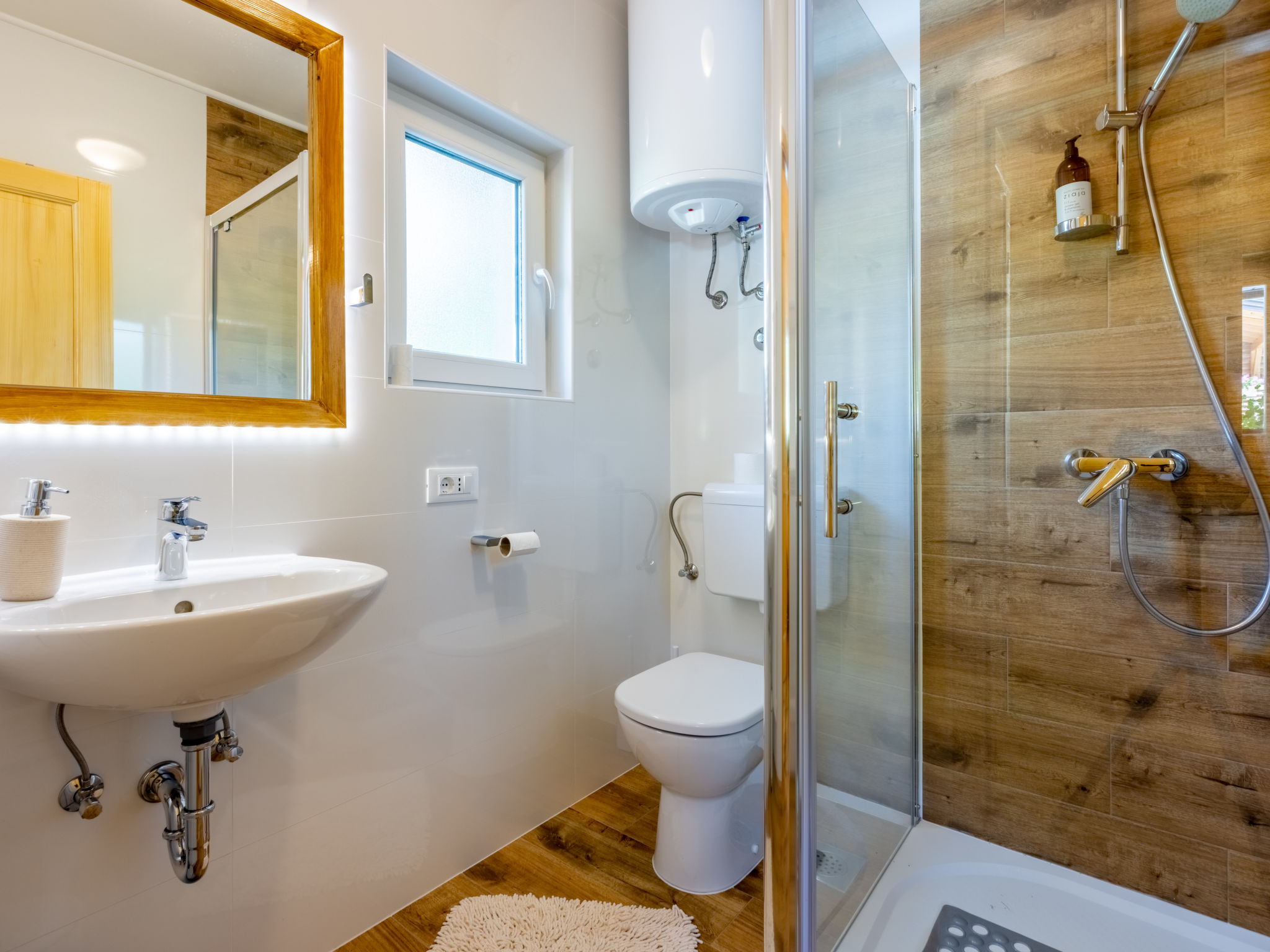 House Mali Medo - Binnen