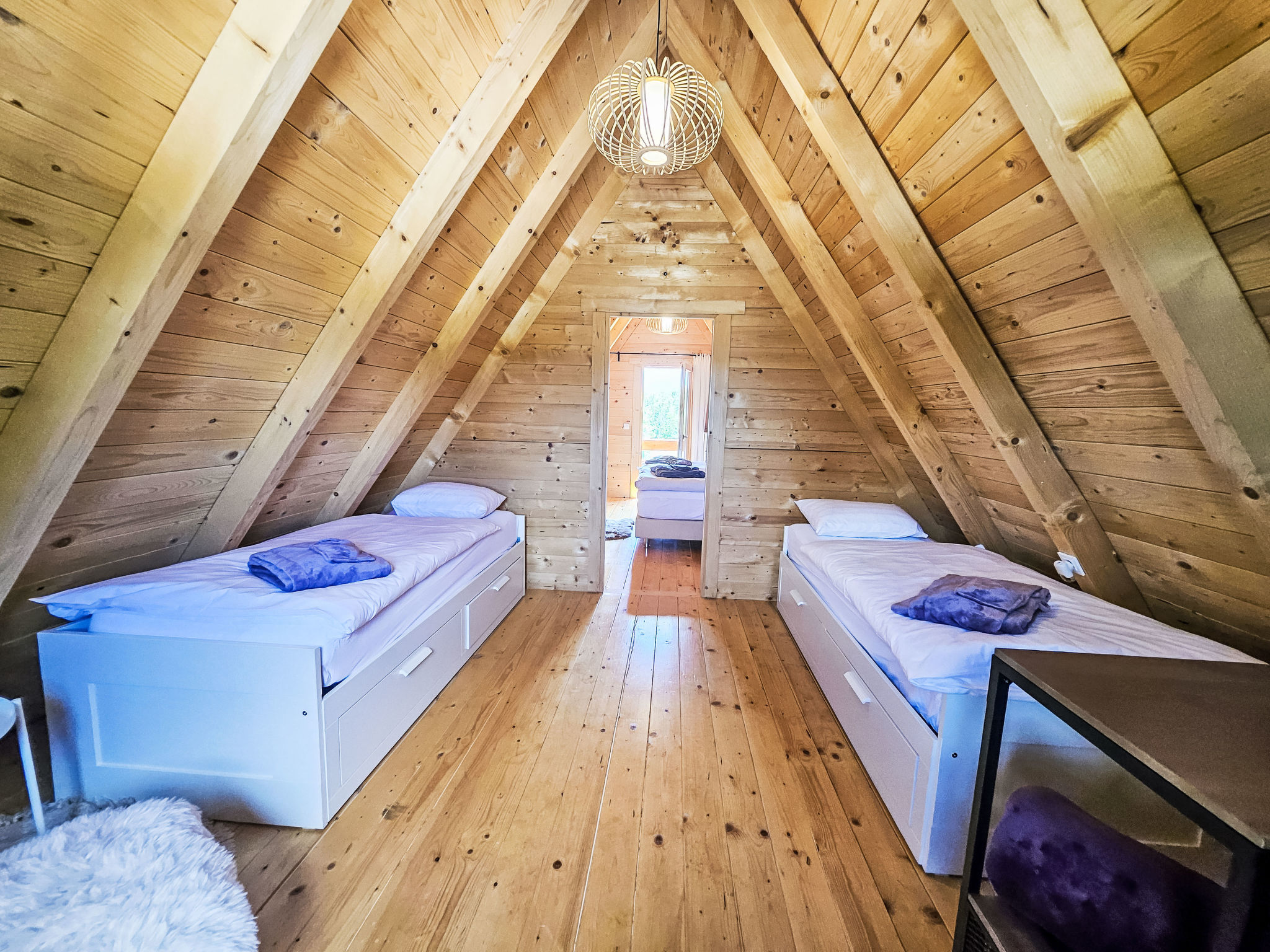 Tomina Koliba Lika-Binnen