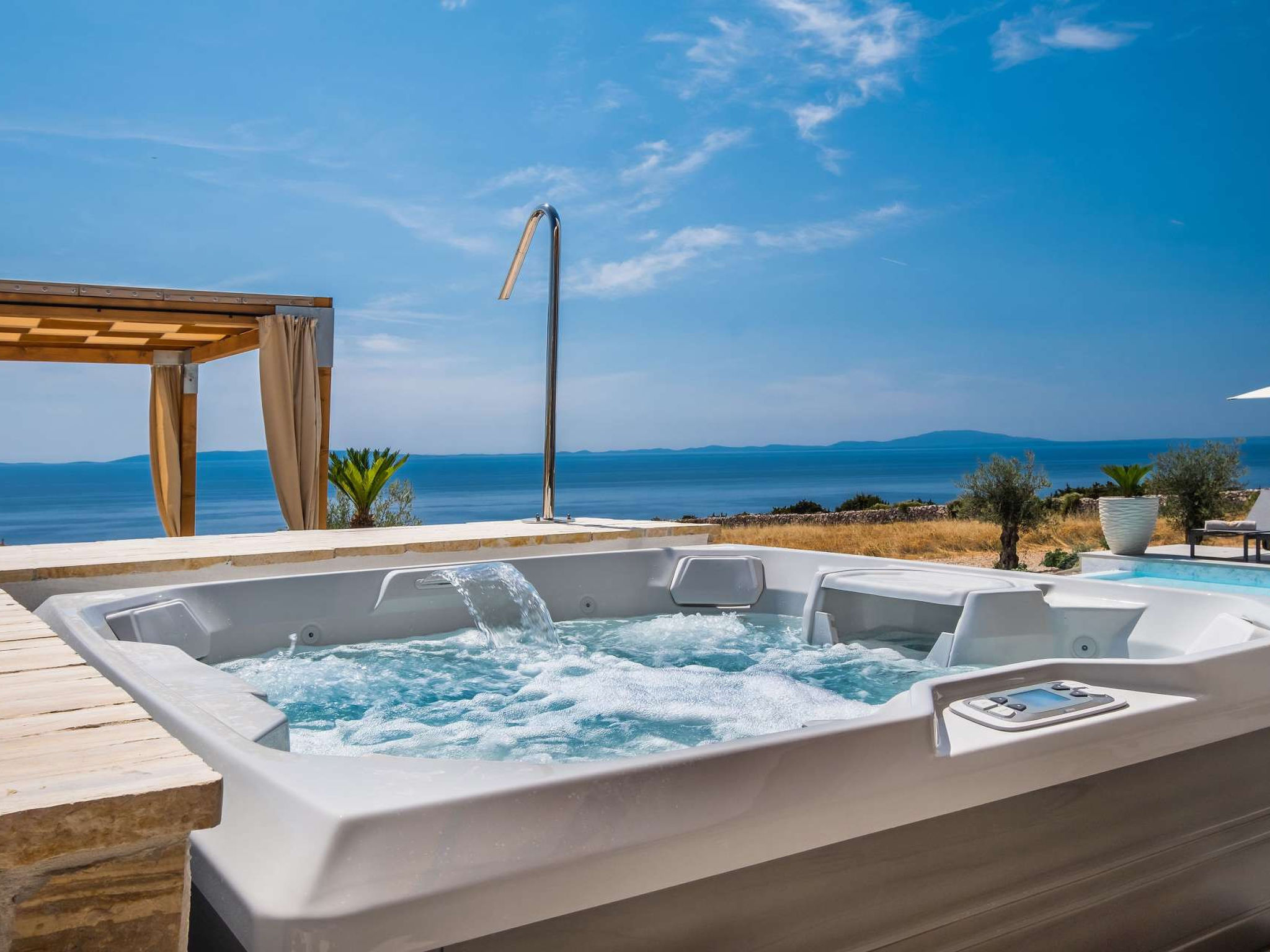 5* Luxury Seaview Villa Plant 2 with pool