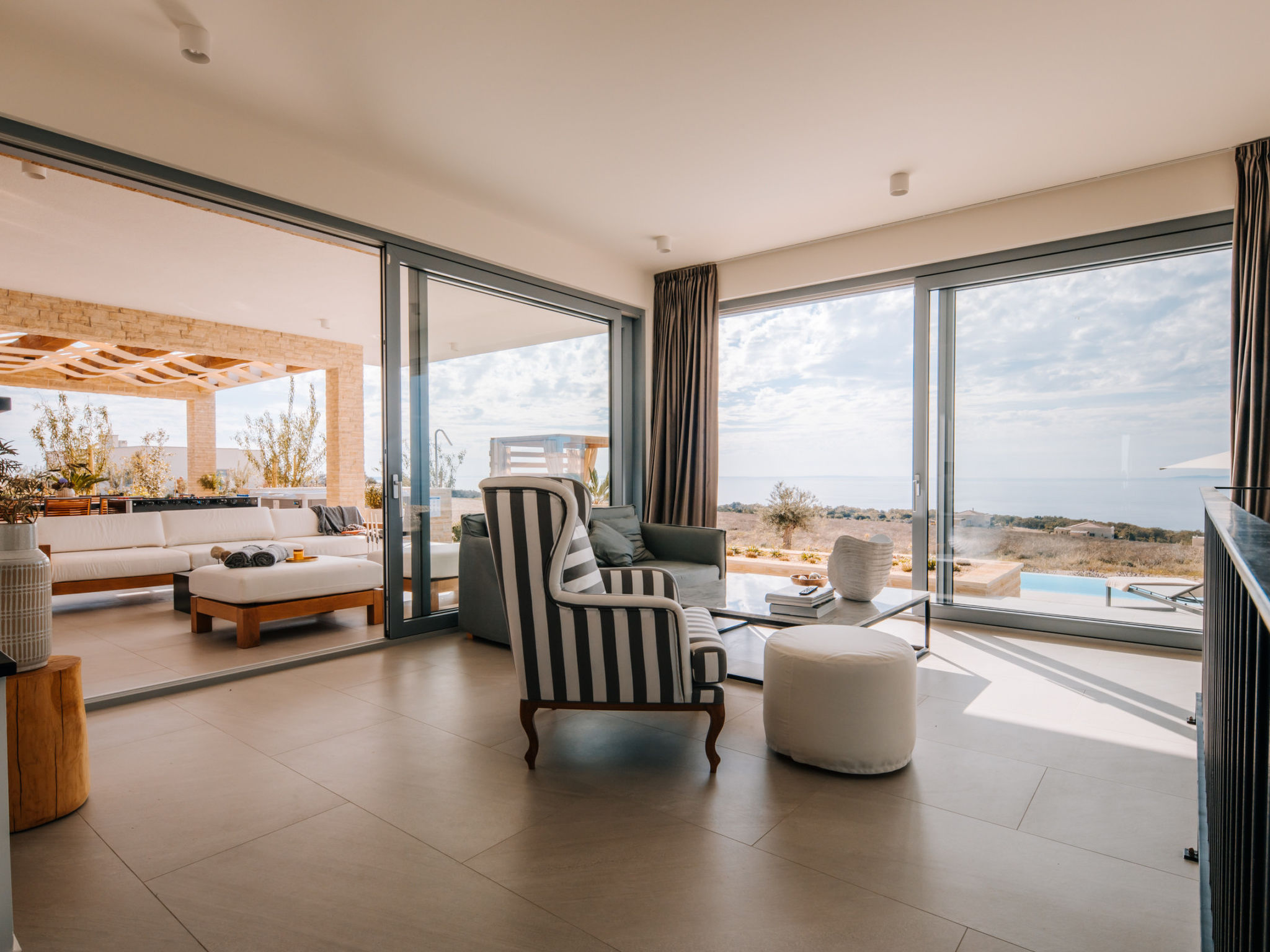 5* Luxury Seaview Villa Plant 2 with pool - Dedans