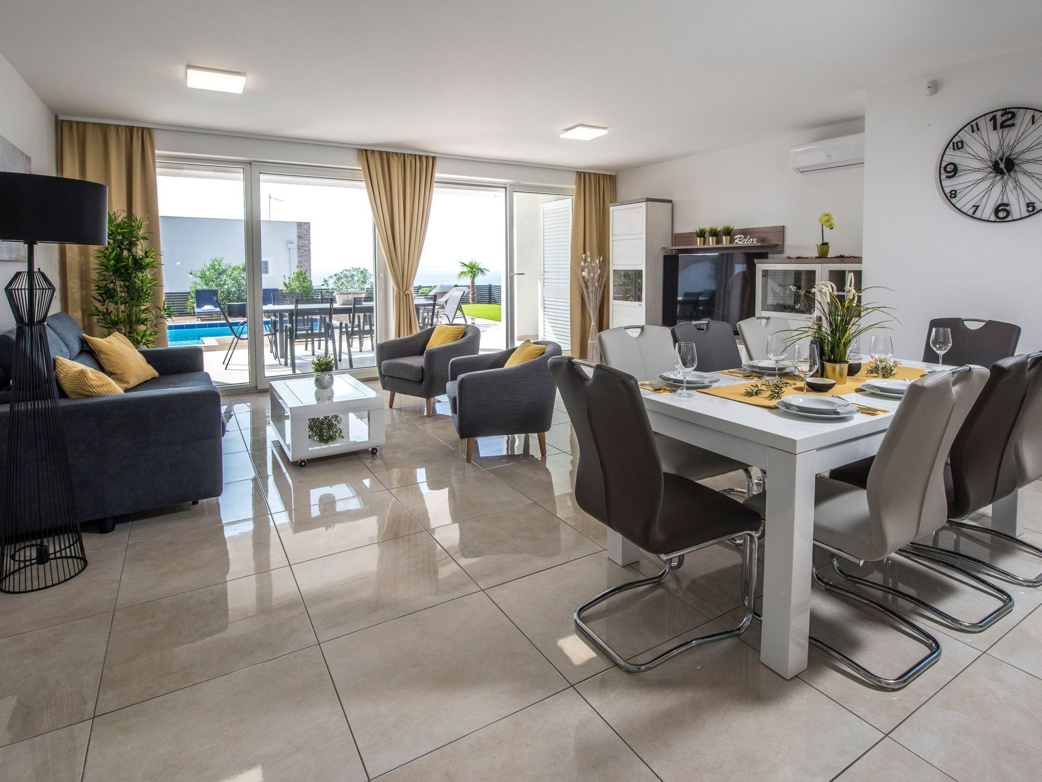 Luxusvillen Anita mit privatem Pool A6-Image-tags.info