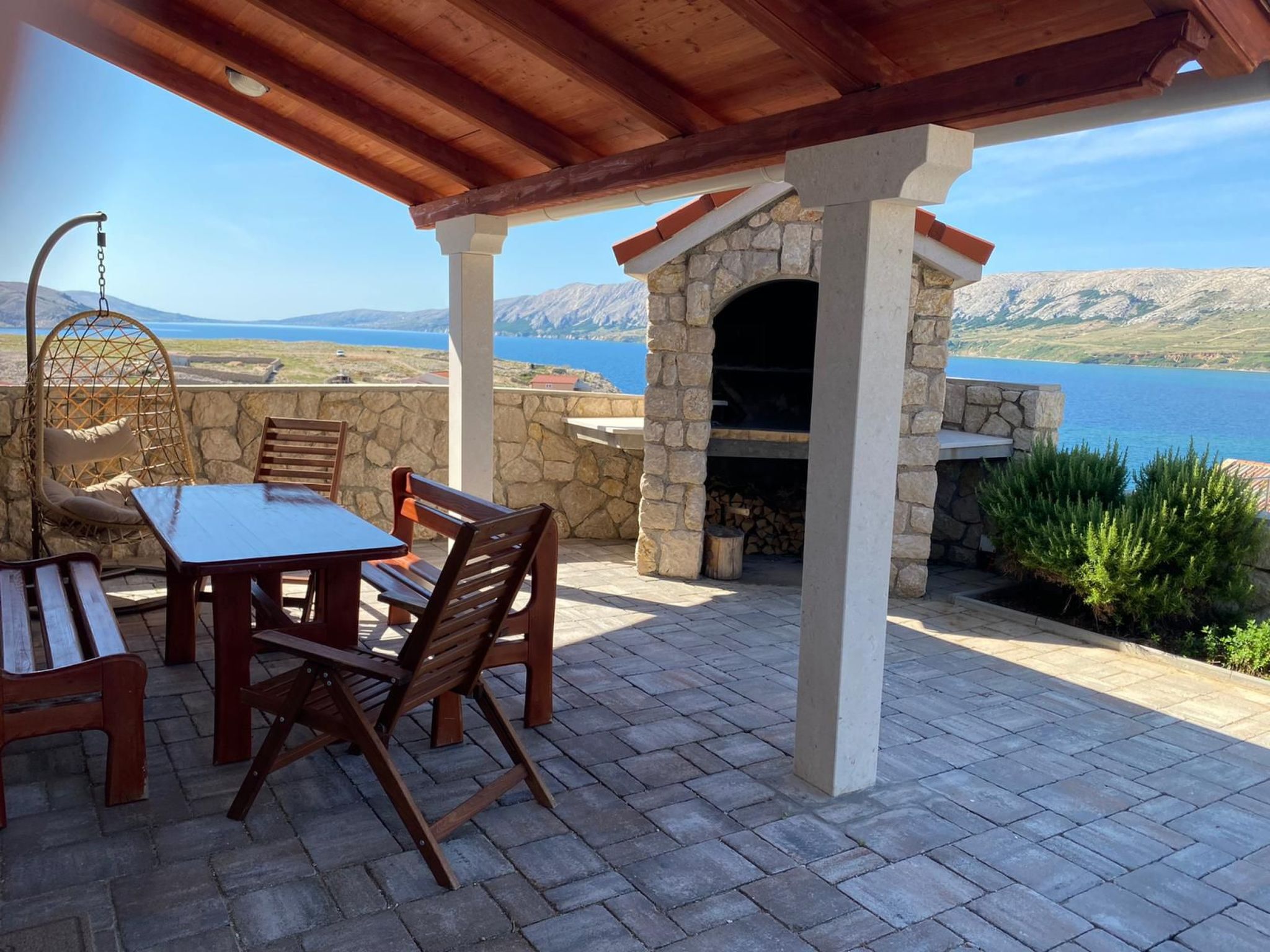 Villa Dražica mit beheiztem Pool - ruhige Lage-Drinnen