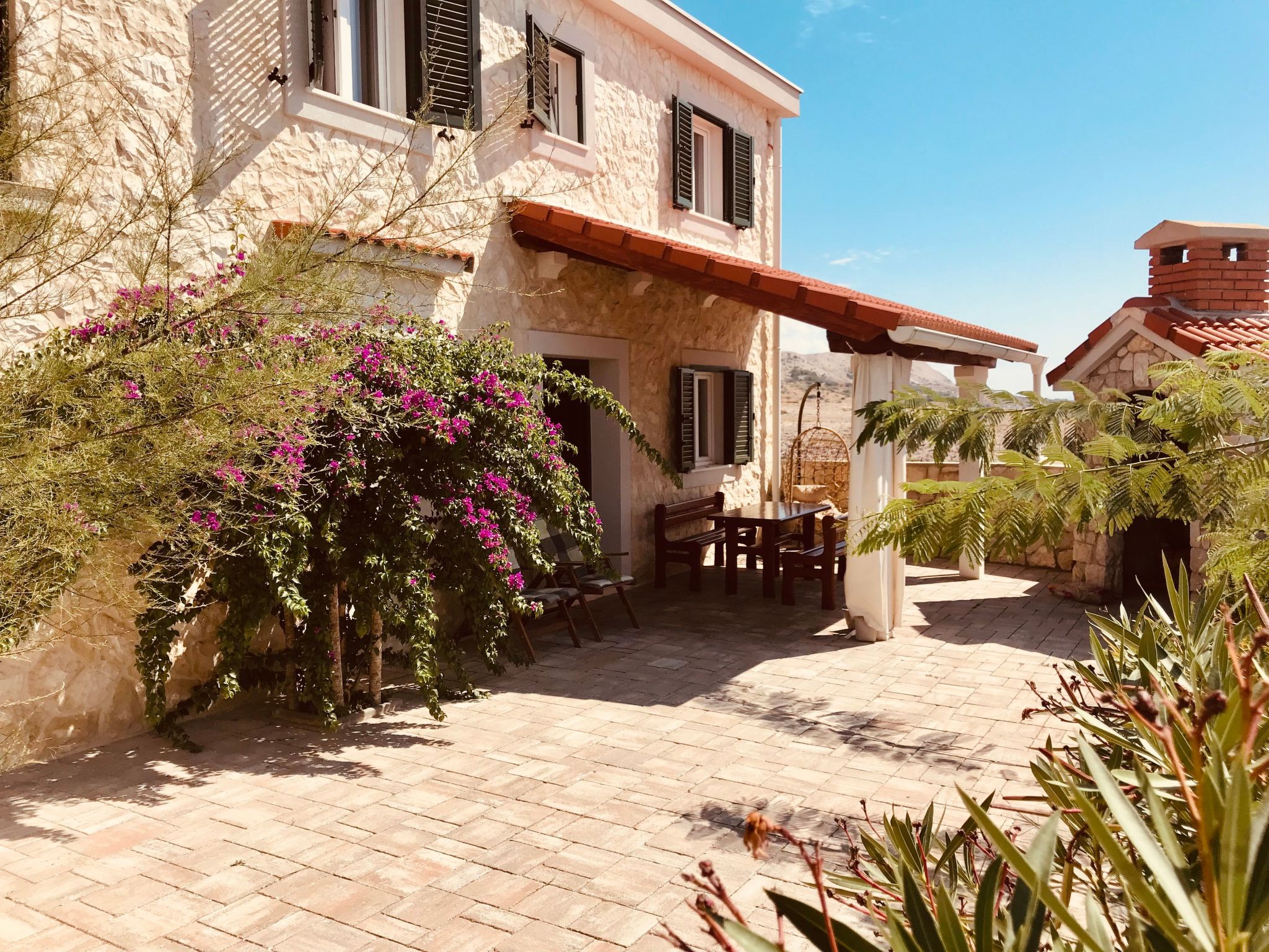 Villa Dražica mit beheiztem Pool - ruhige Lage-Drinnen