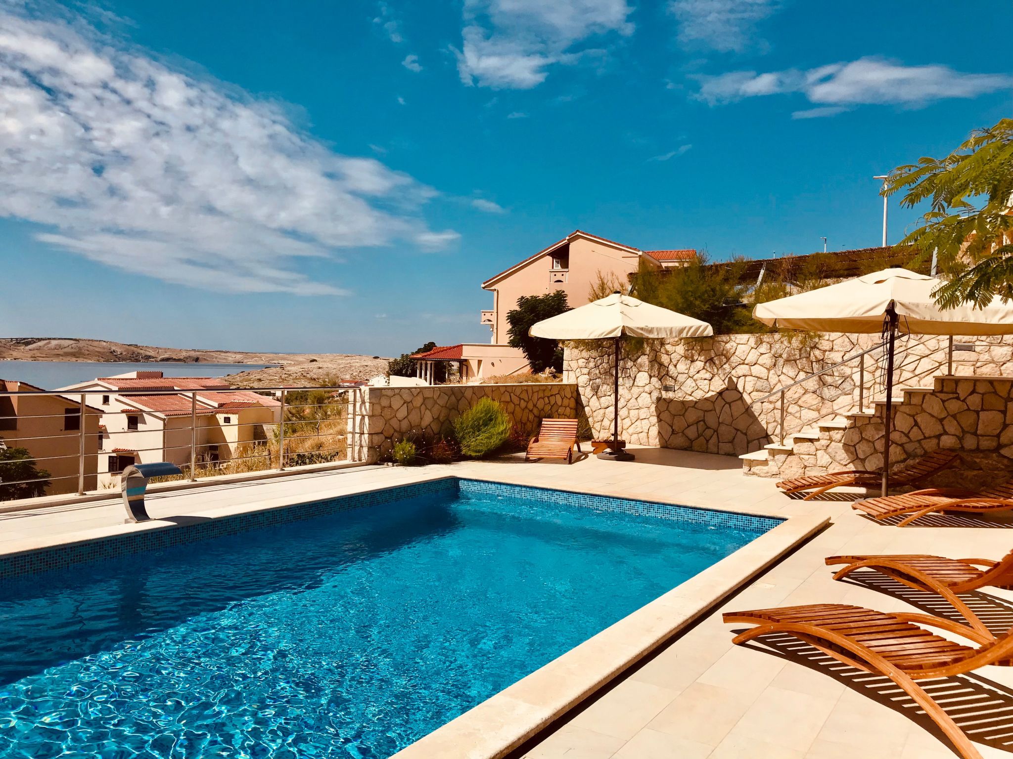 Villa Dražica mit beheiztem Pool - ruhige Lage-Drinnen