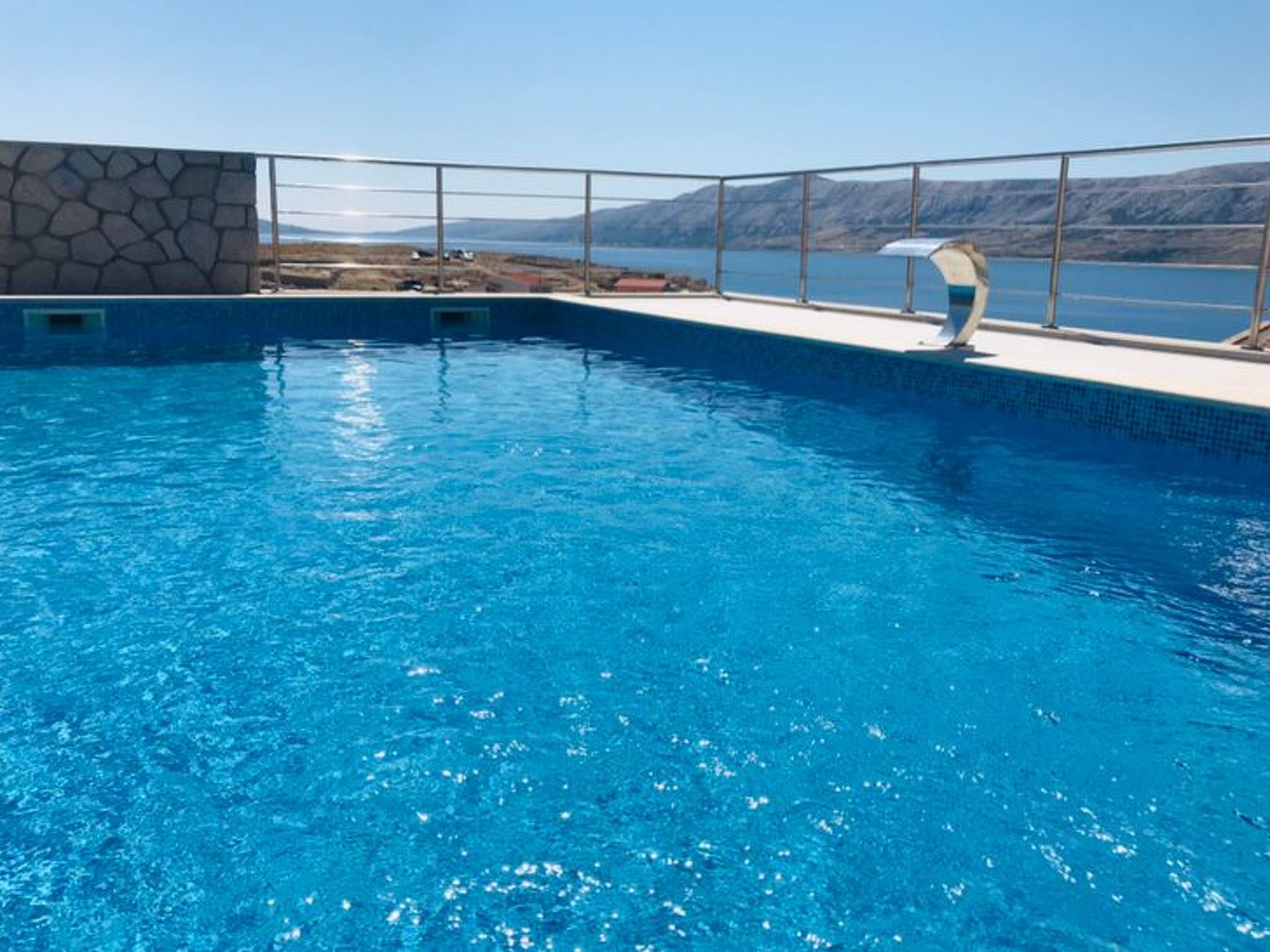 Villa Dražica mit beheiztem Pool - ruhige Lage-Drinnen