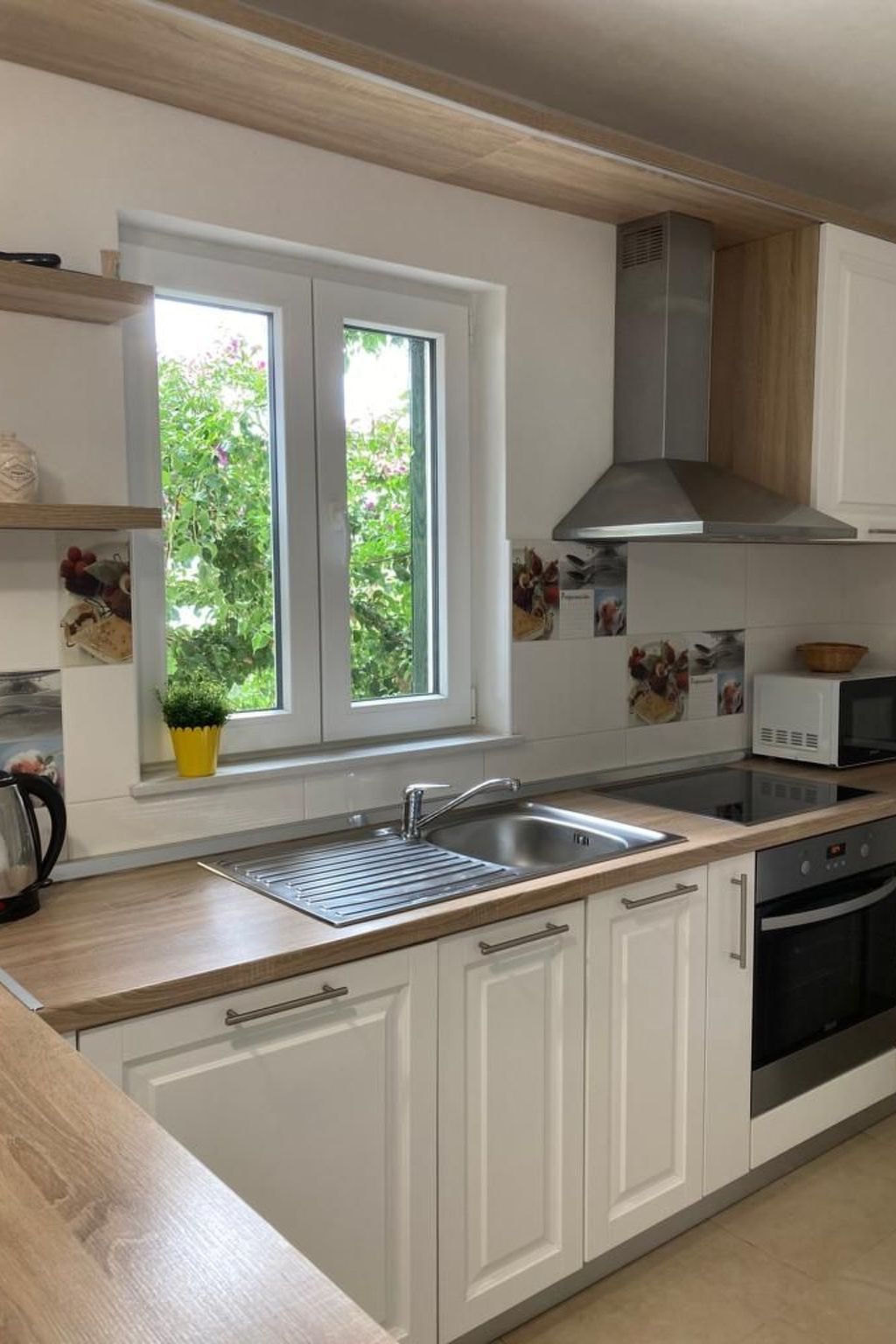 Villa Dražica mit beheiztem Pool - ruhige Lage-Drinnen