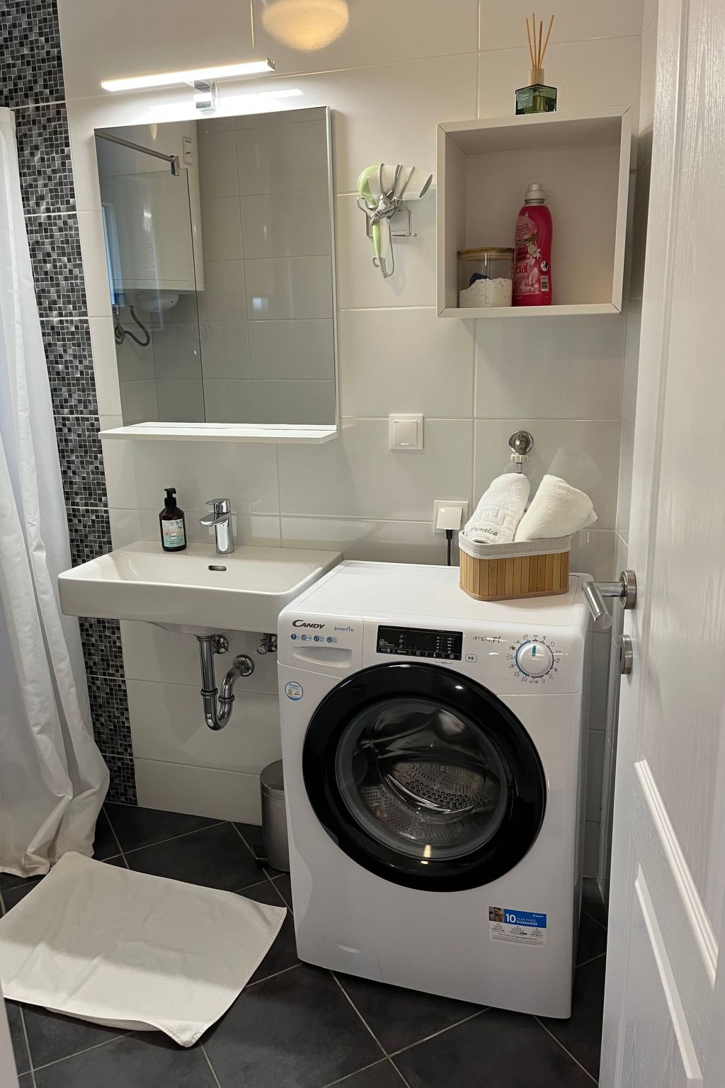 Villa Dražica mit beheiztem Pool - ruhige Lage-Drinnen