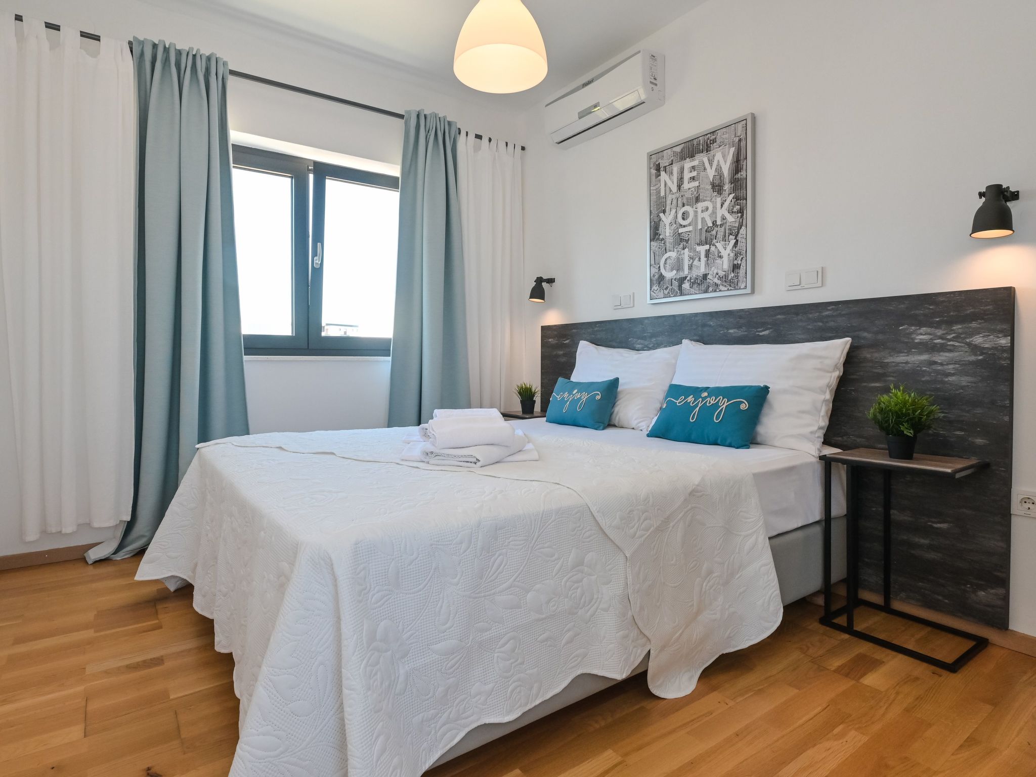 Mit Privatpool für 16 Personen ca. 160 m&sup2; in Novalja, Adriaküste Kroatien-Image-tags.info