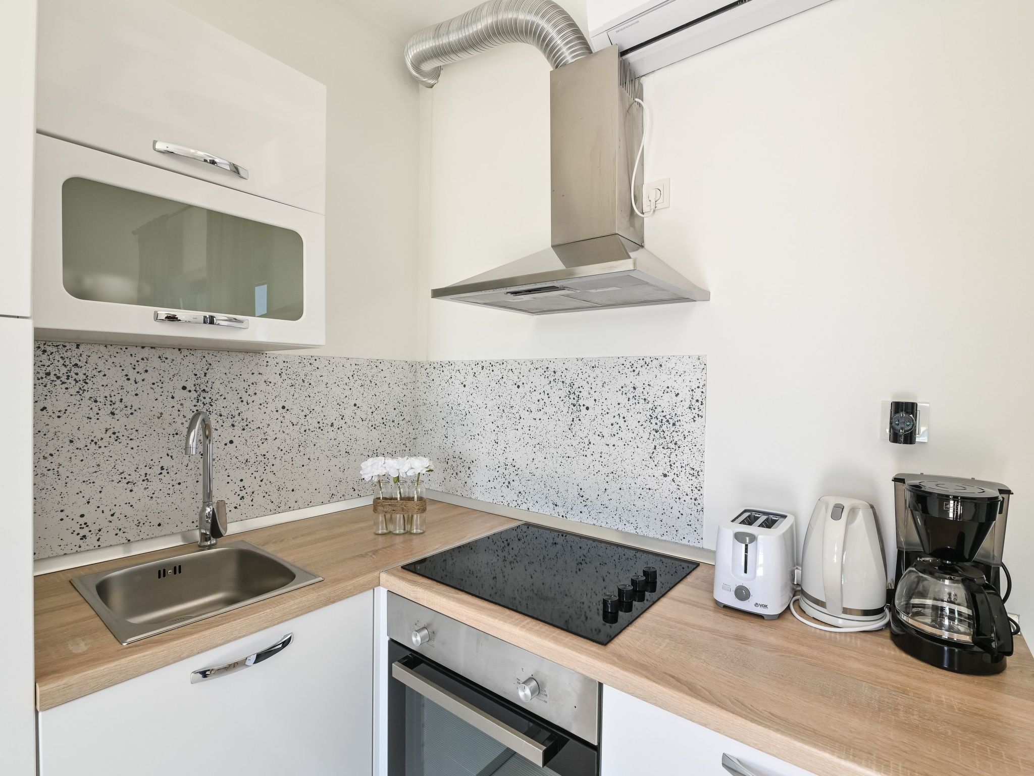 Mit Privatpool für 16 Personen ca. 160 m&sup2; in Novalja, Adriaküste Kroatien-Image-tags.info